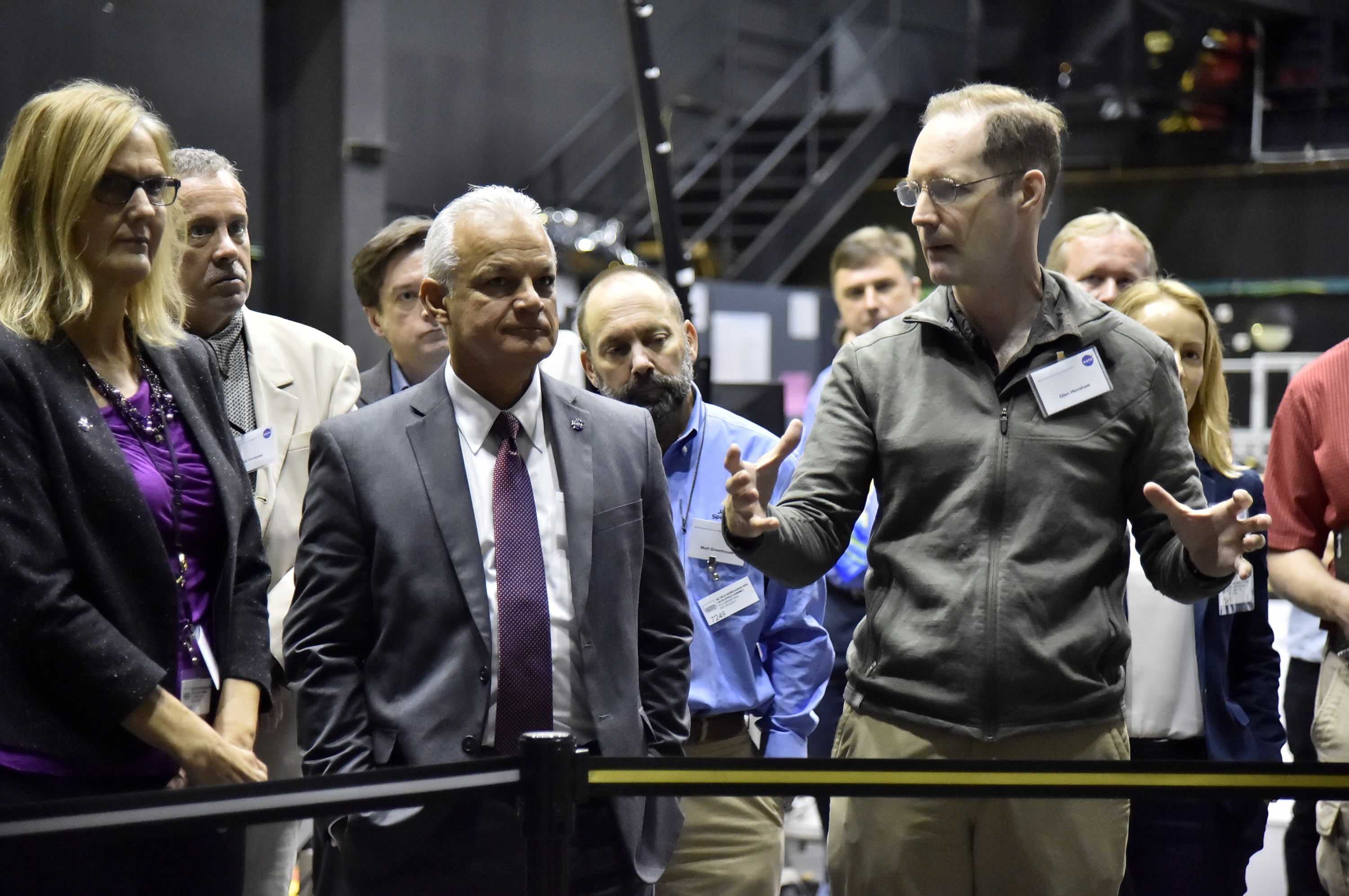 Glen Henshaw Briefs NASA Chief and Deputy Chief Technologists at the In-Space Assembly Technical Interchange Meeting on September 6, 2017