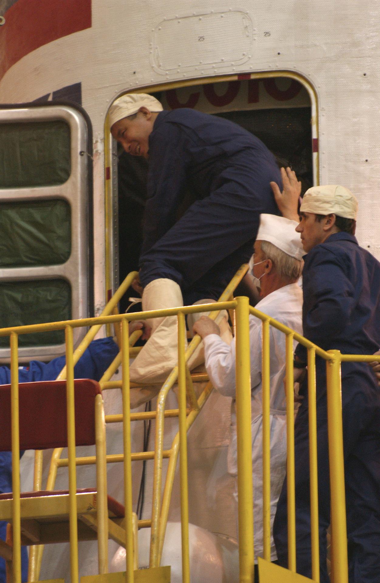 Expedition 7 Preflight