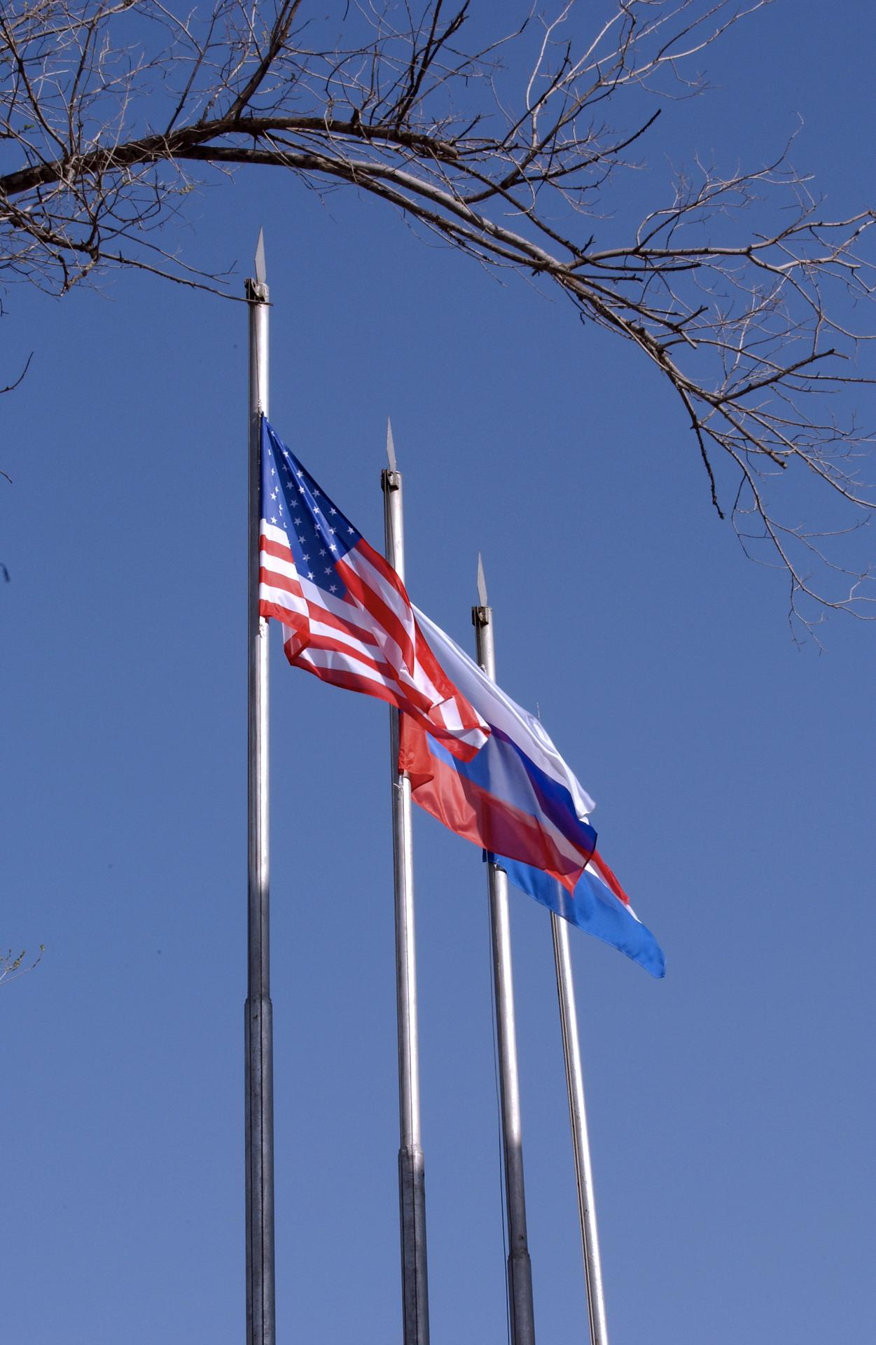 Expedition 9 Preflight Activities