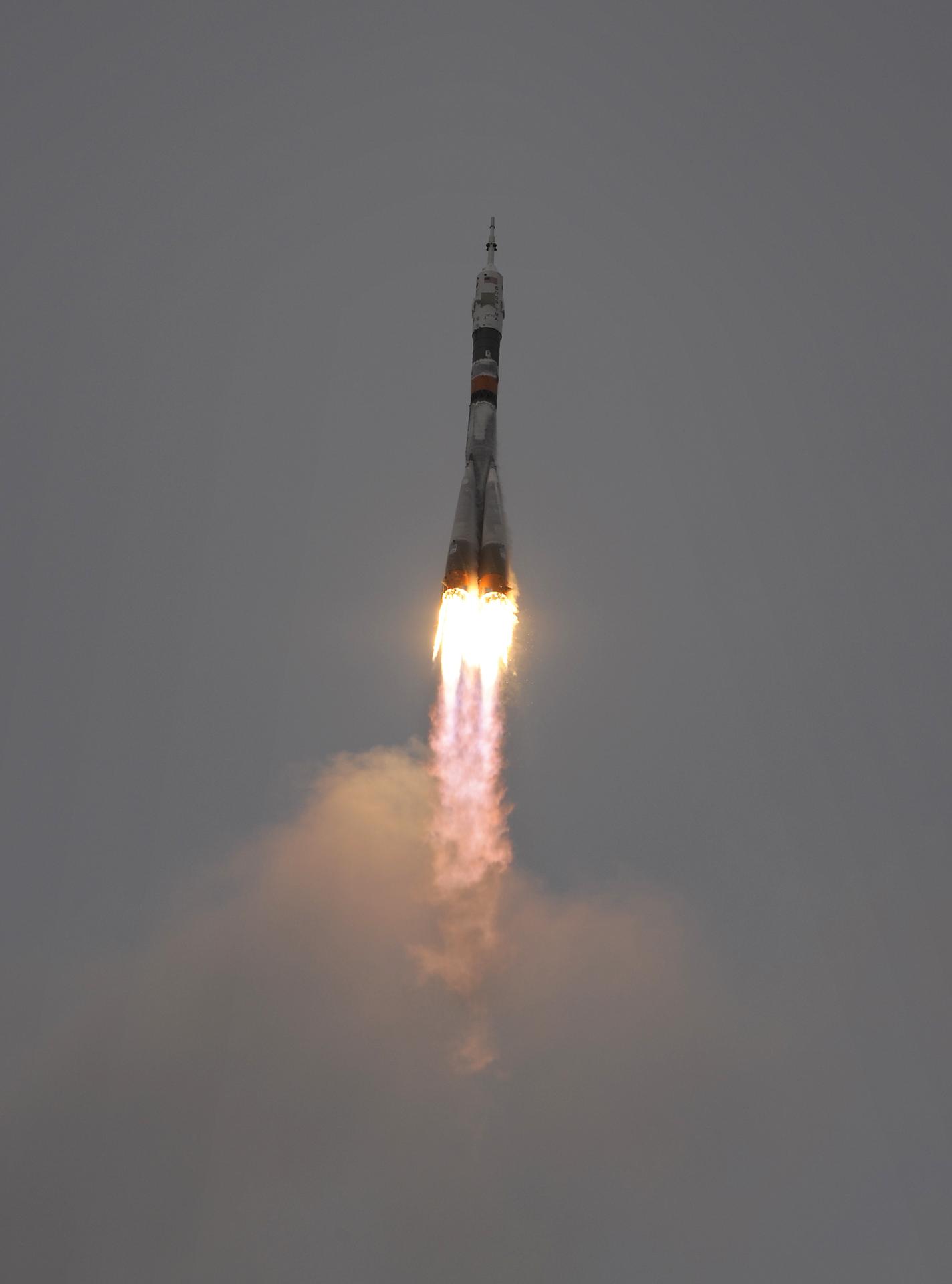 Expedition 19 Launch