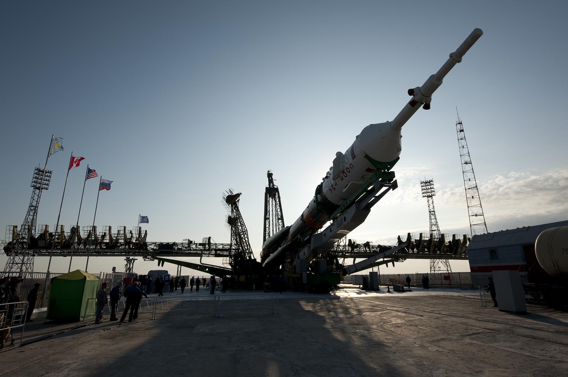 Expedition 21 Soyuz Rollout
