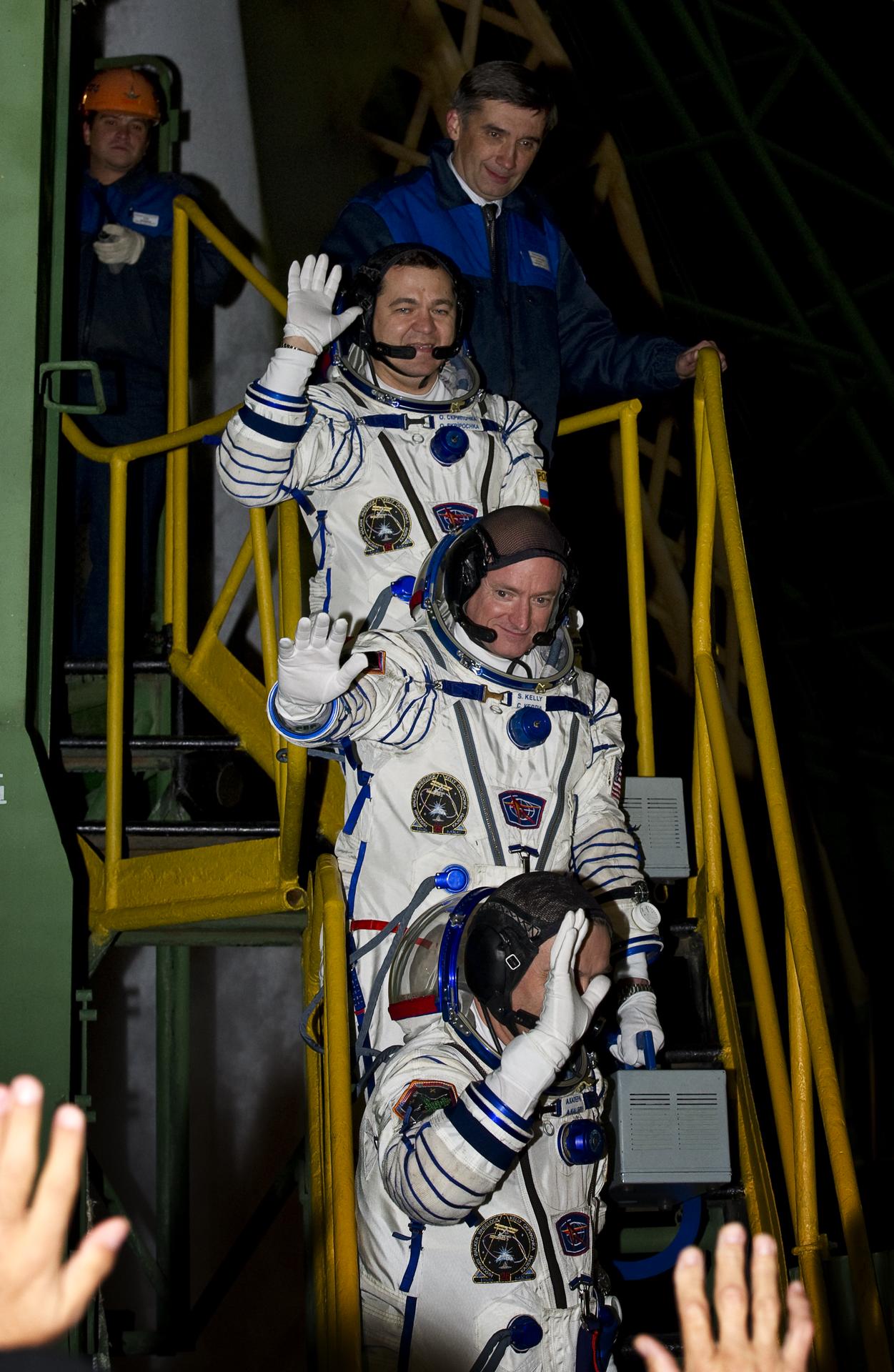 Expedition 25 Launch Day
