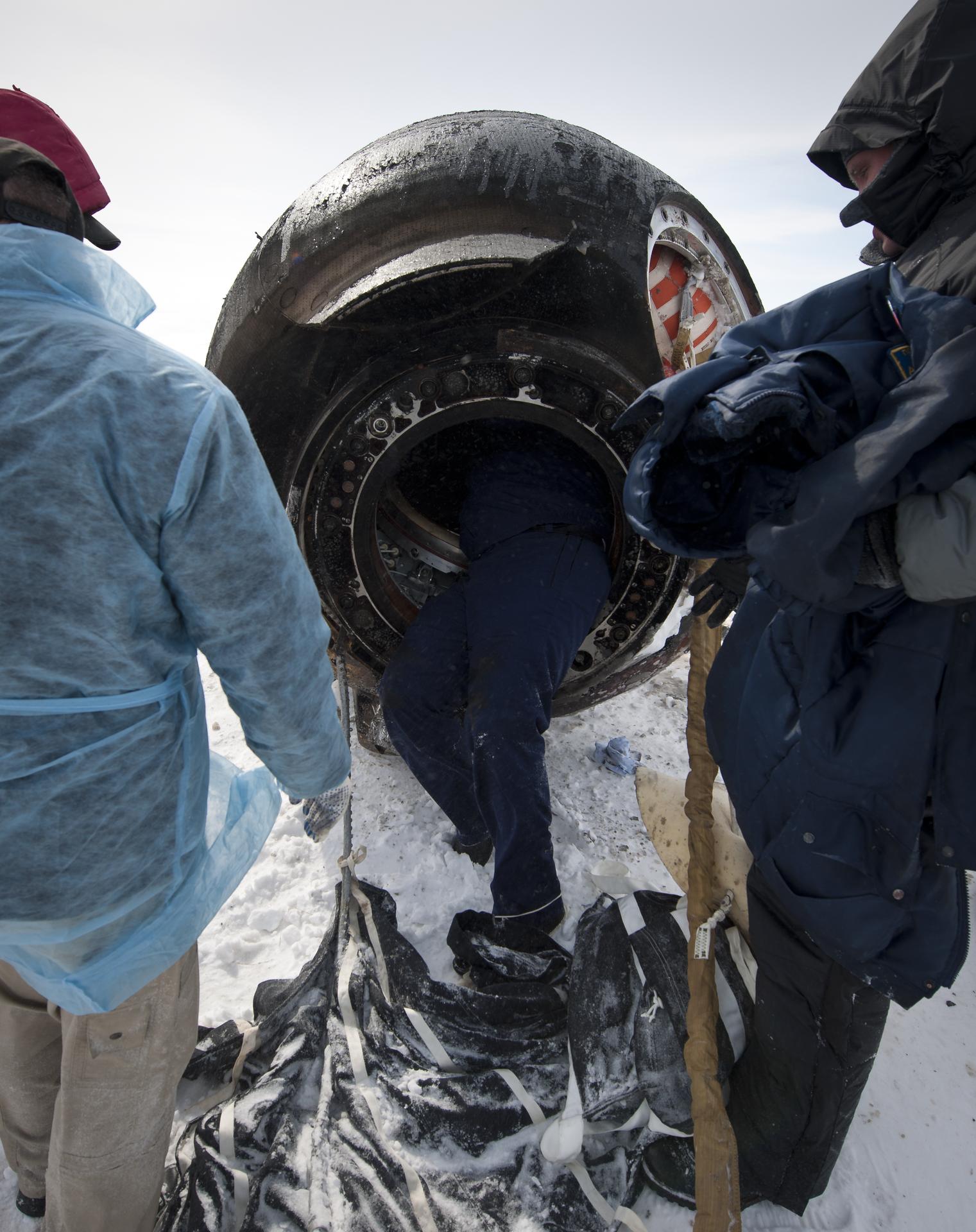 Expedition 26 Soyuz Landing