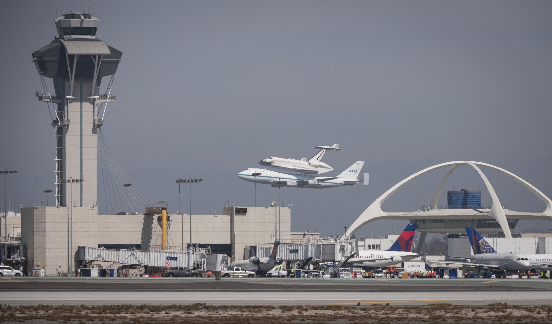Endeavour Lands at LAX