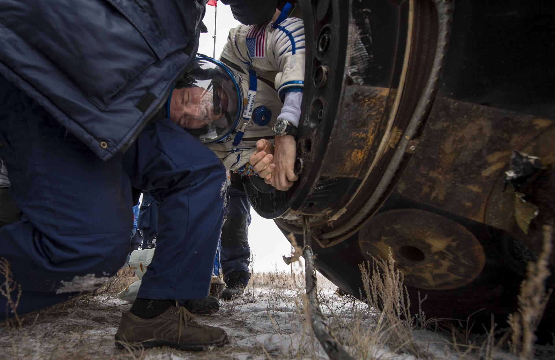 Expedition 41 Soyuz TMA-13M Landing