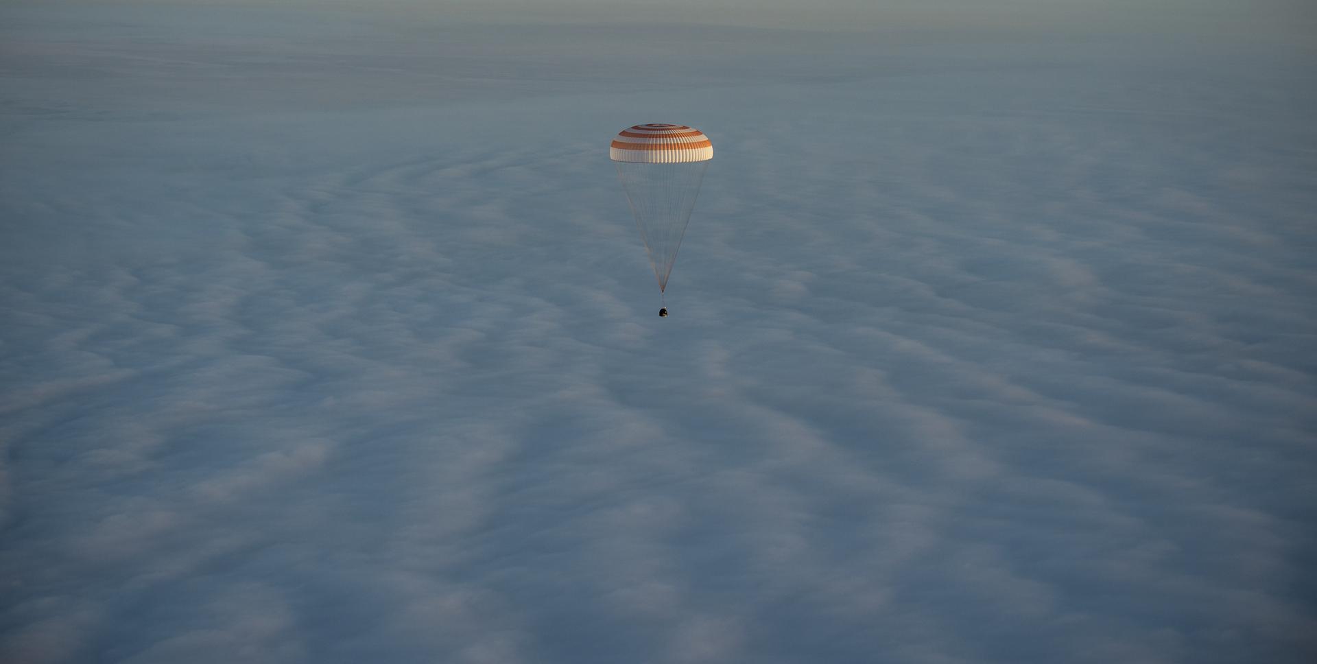 Expedition 42 Soyuz TMA-14M Landing