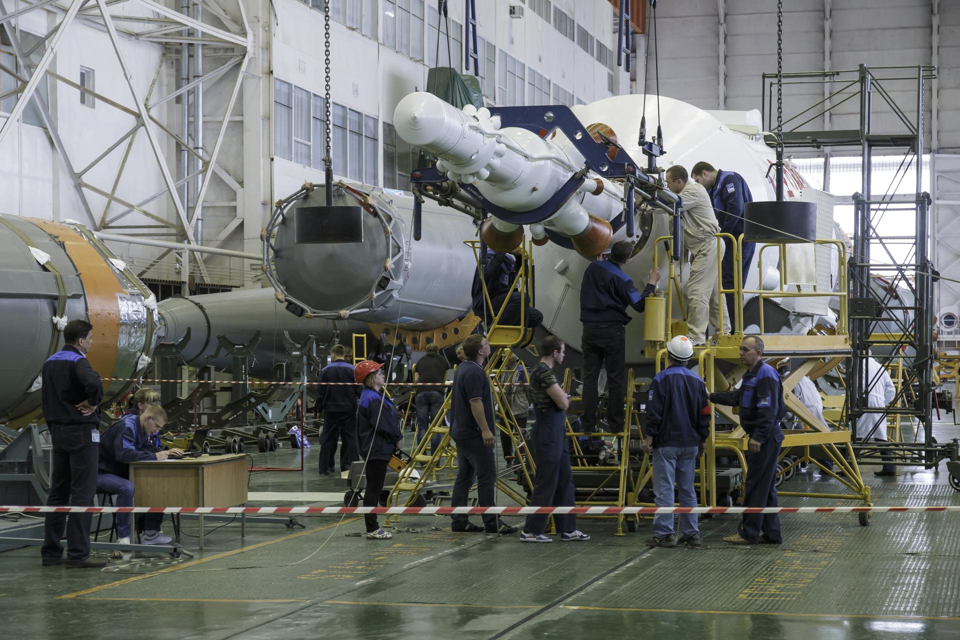 Expedition 43 Soyuz Assembly