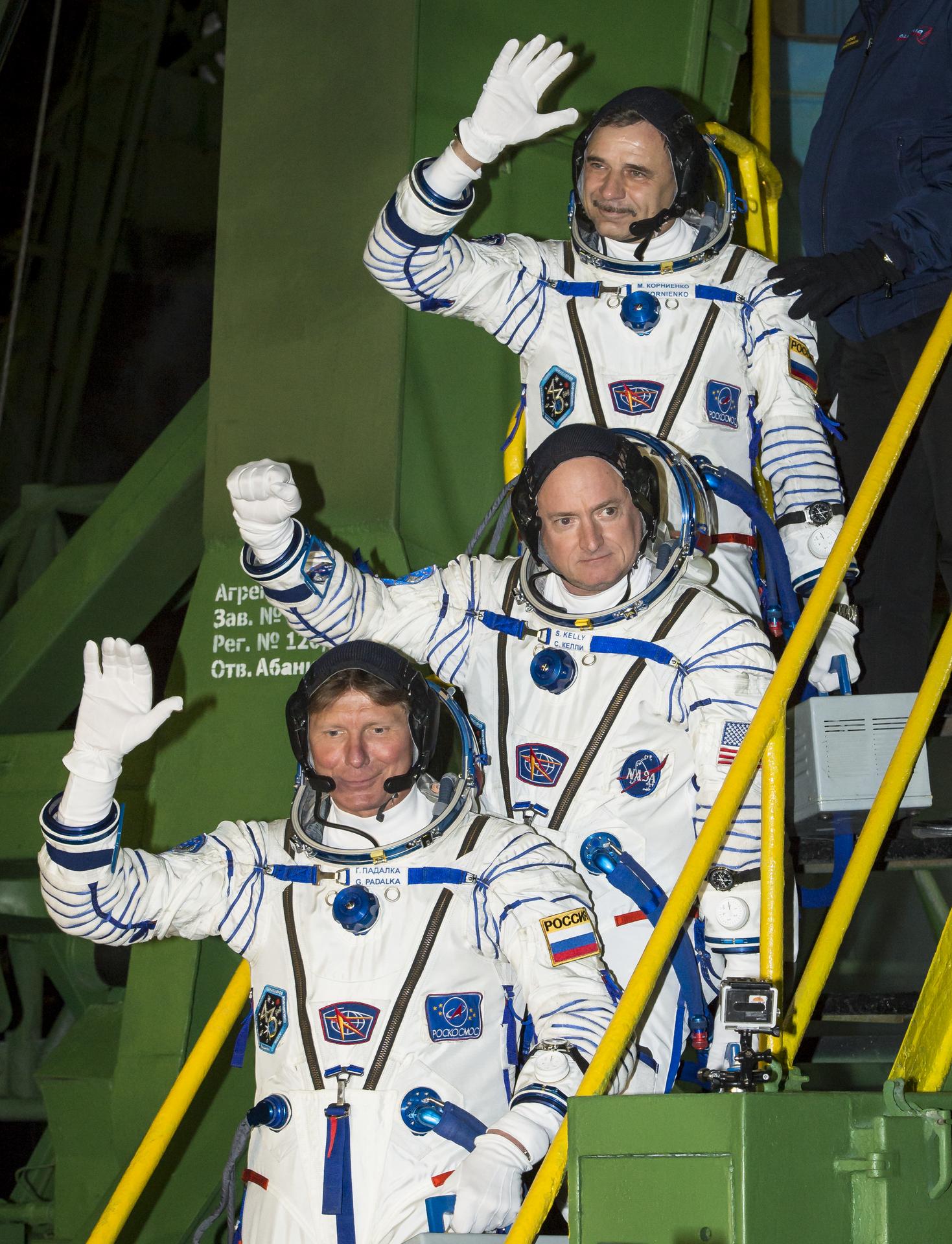 Expedition 43 Preflight