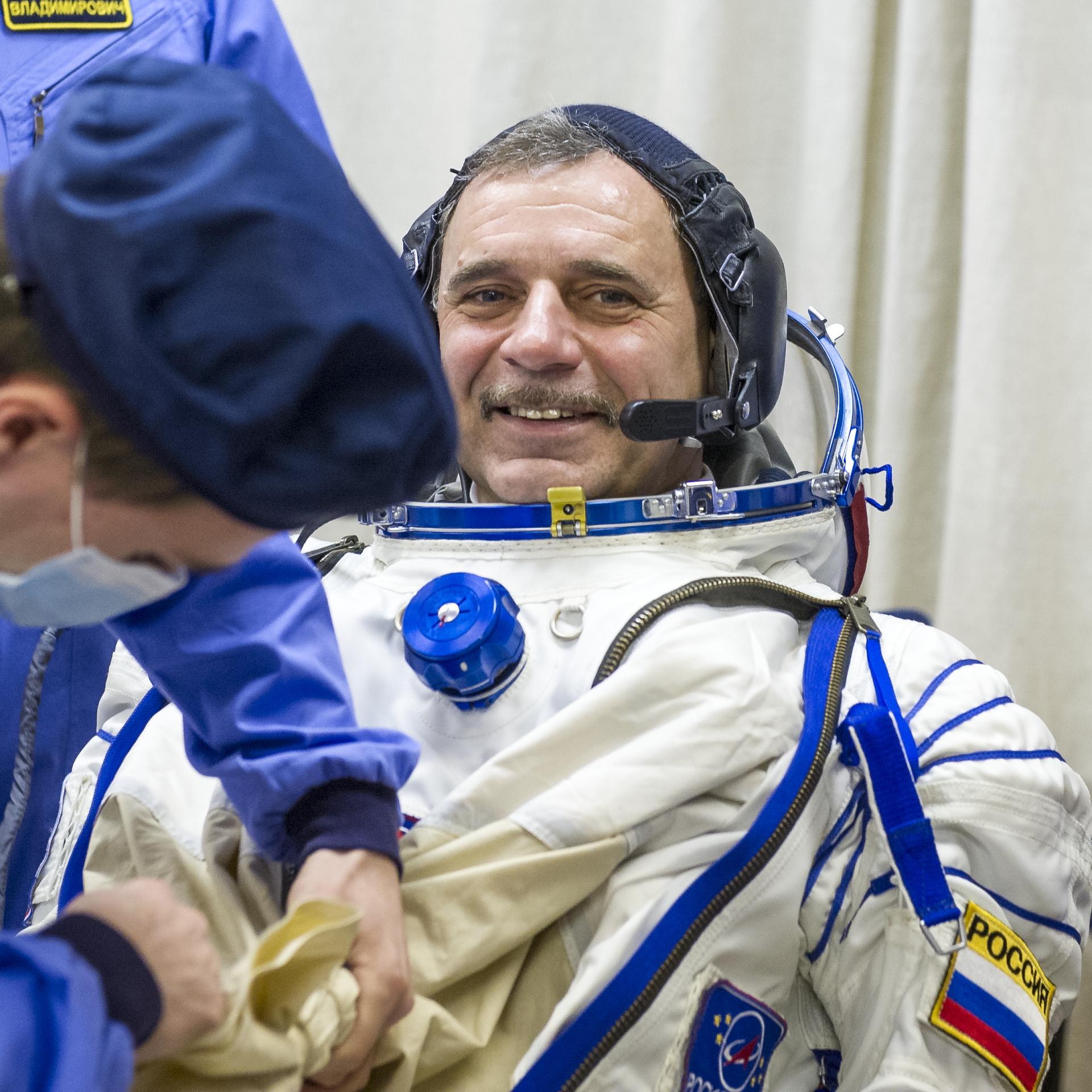 Expedition 43 Preflight