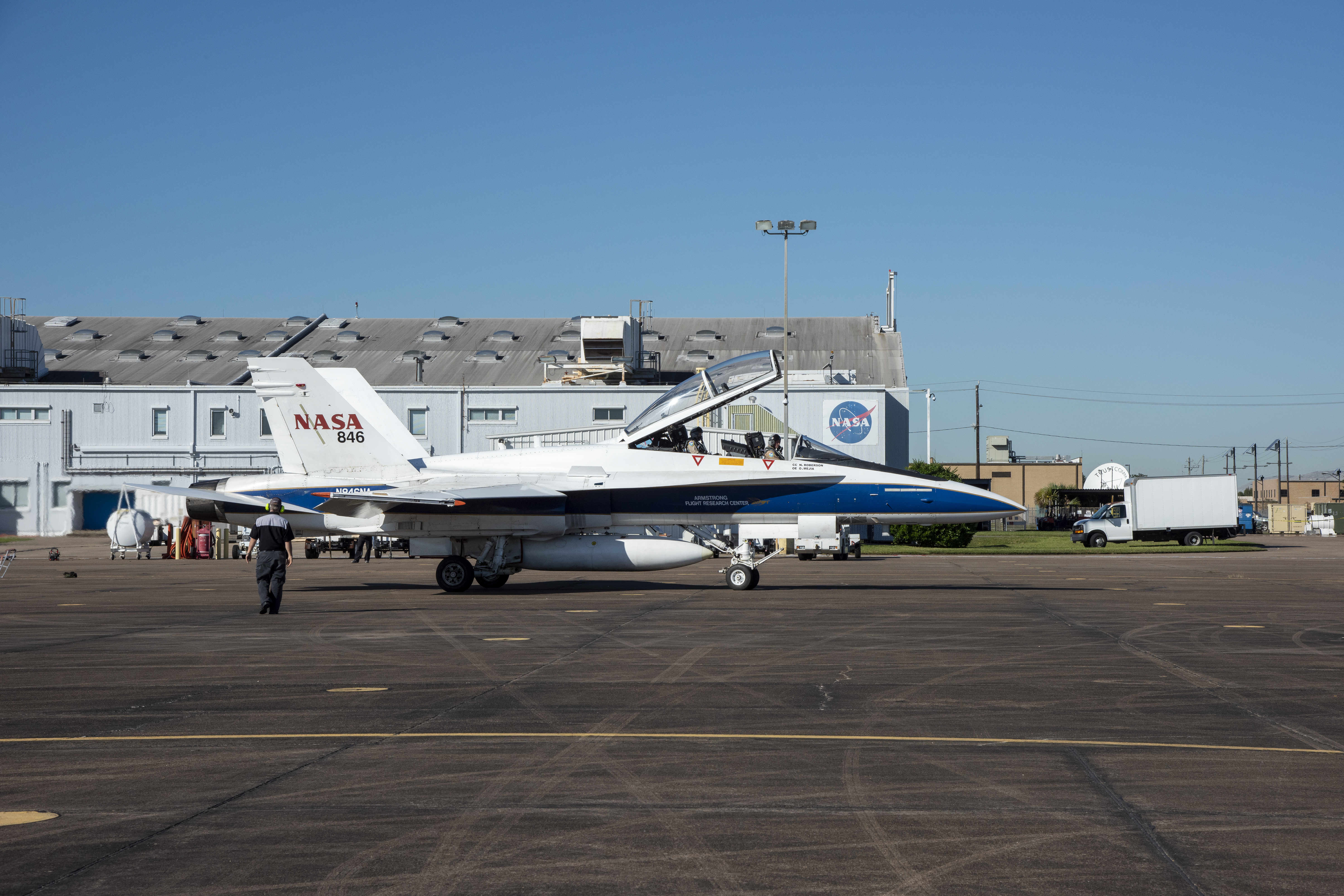 NASA Pilots Prepare for QSF18 Flight