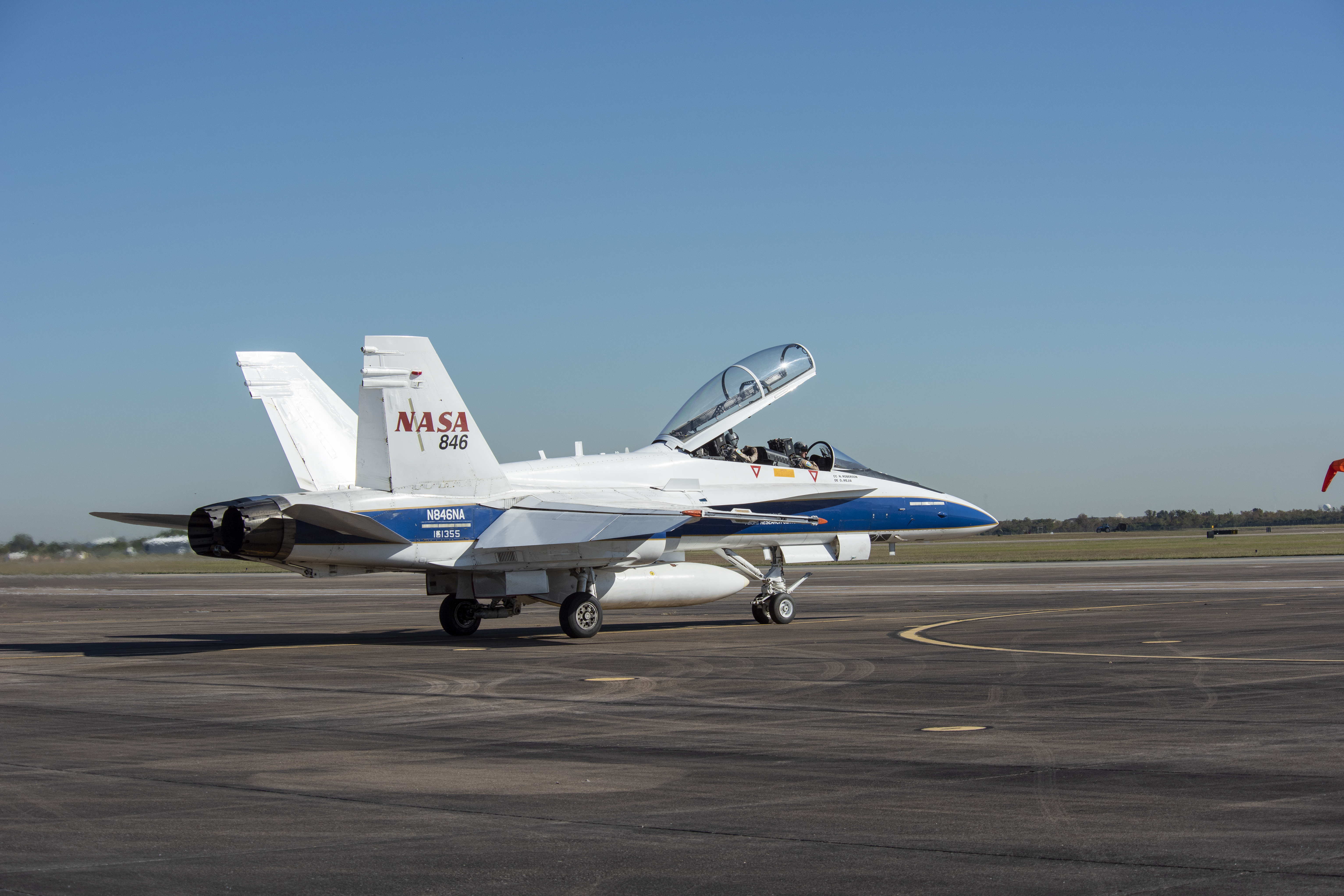 NASA Pilots Prepare for QSF18 Flight