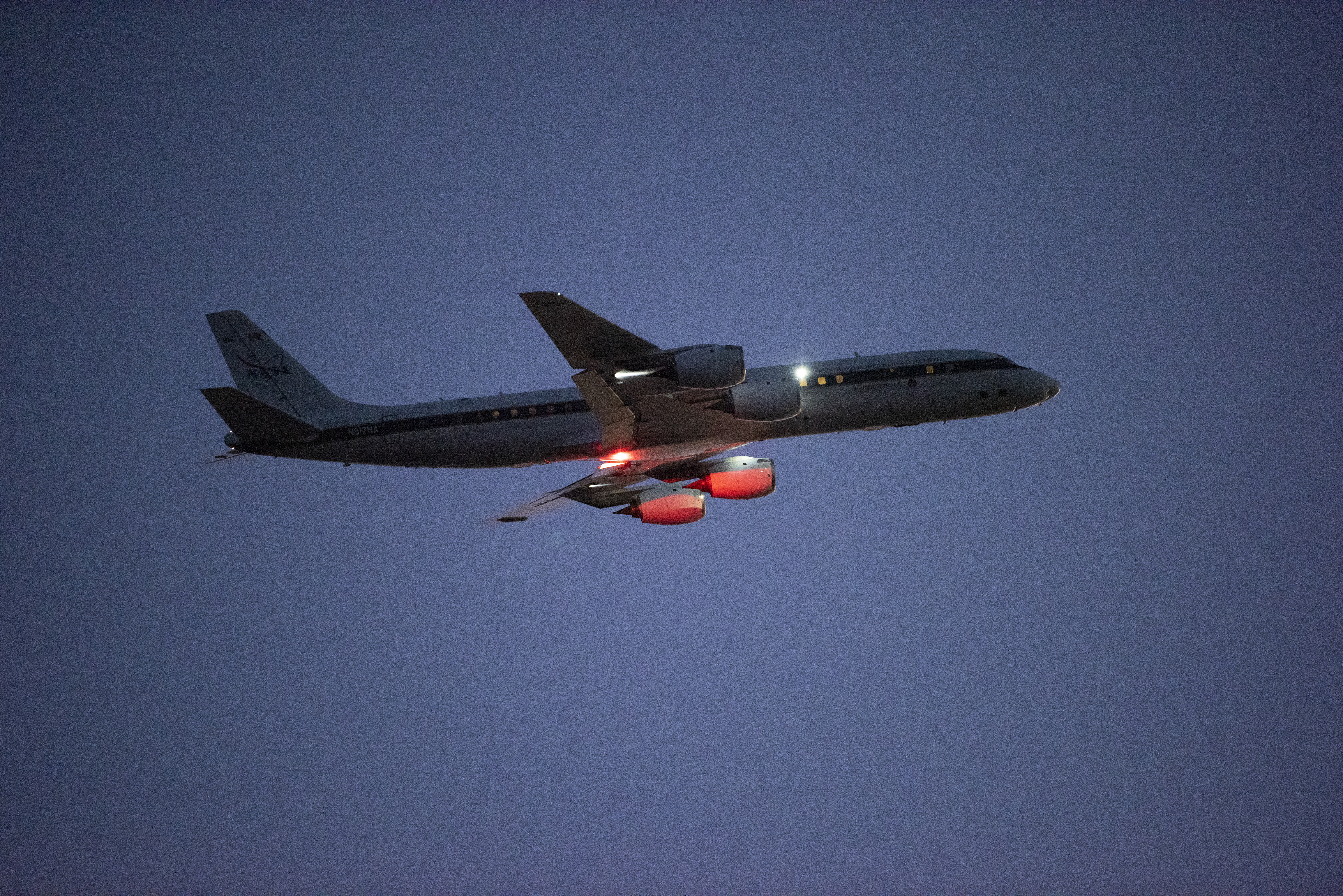 DC-8 Sunset Lift Off