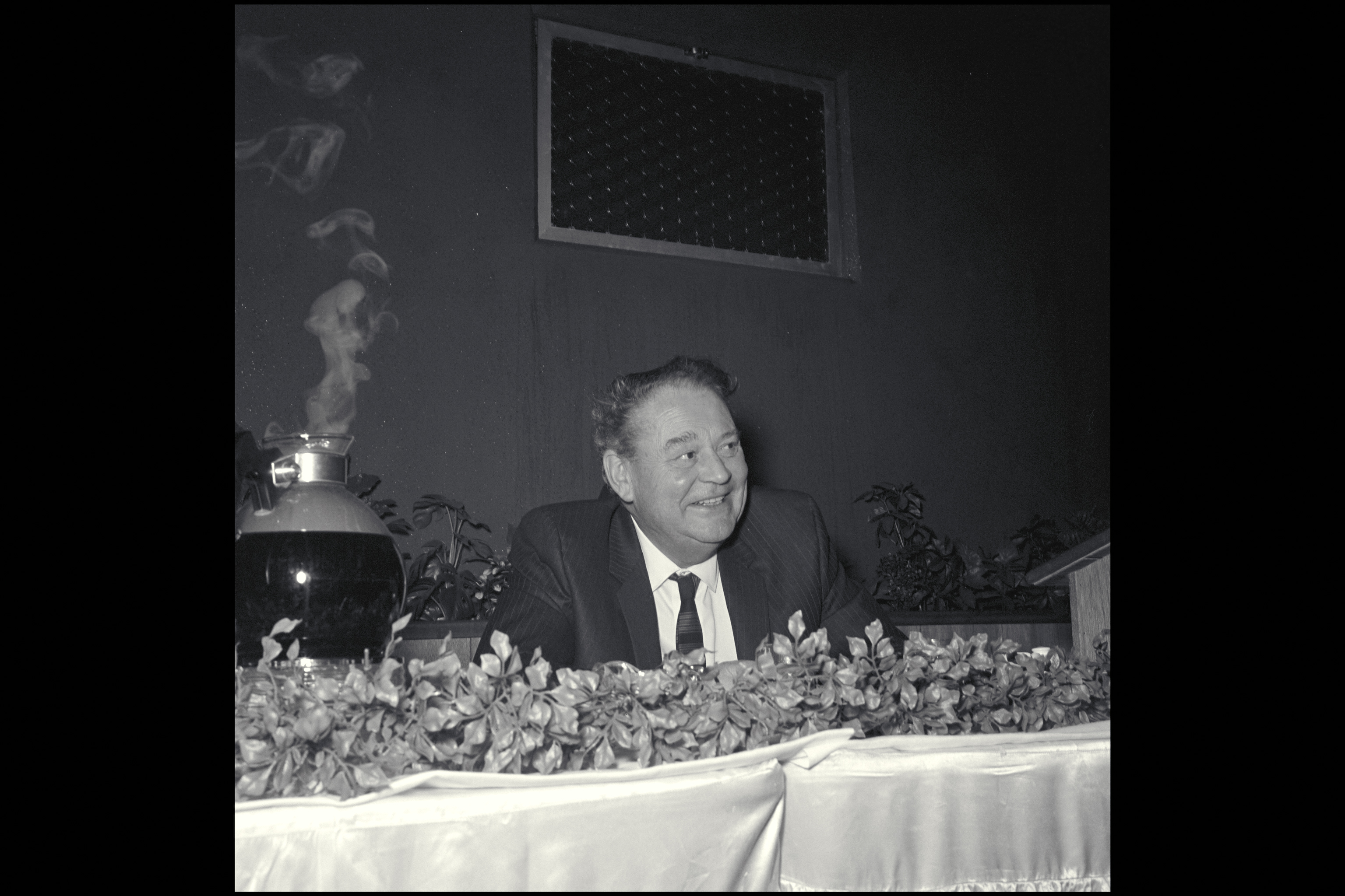 ARC-1968-A-41728-2-28