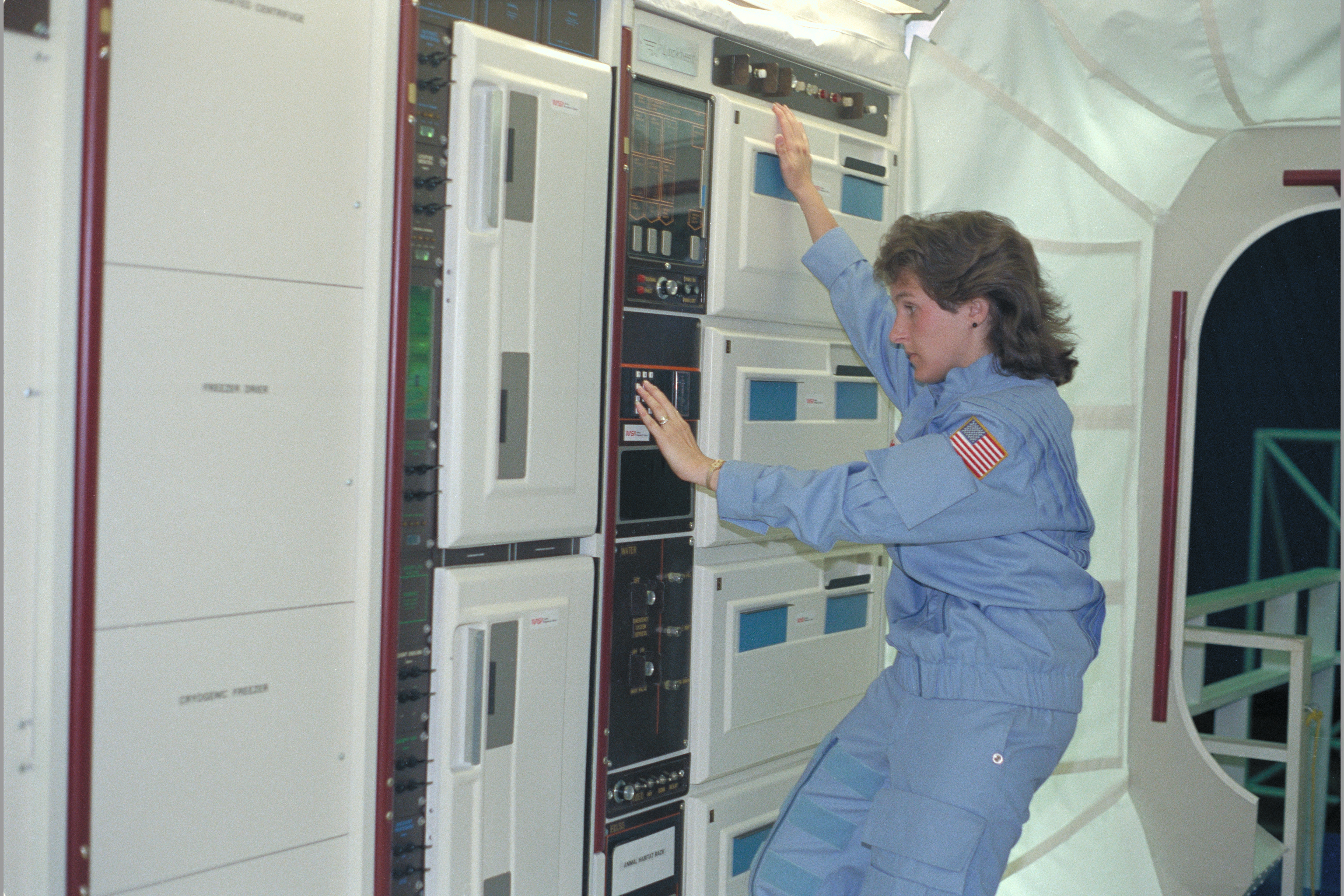 ARC-1987-AC87-0837-10