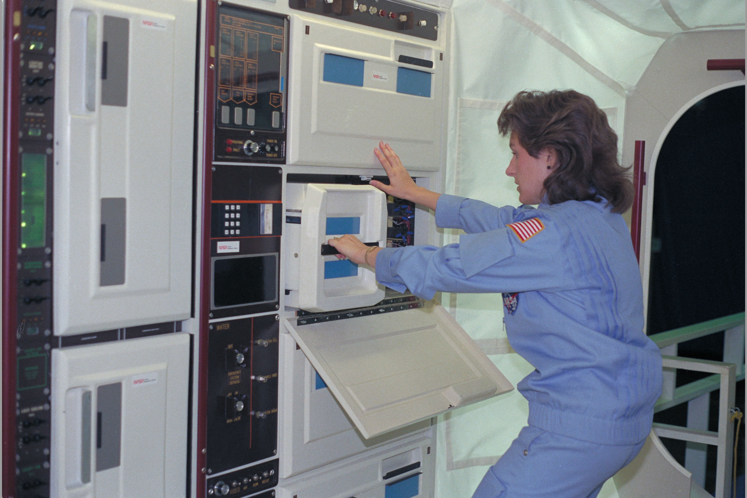 ARC-1987-AC87-0837-2