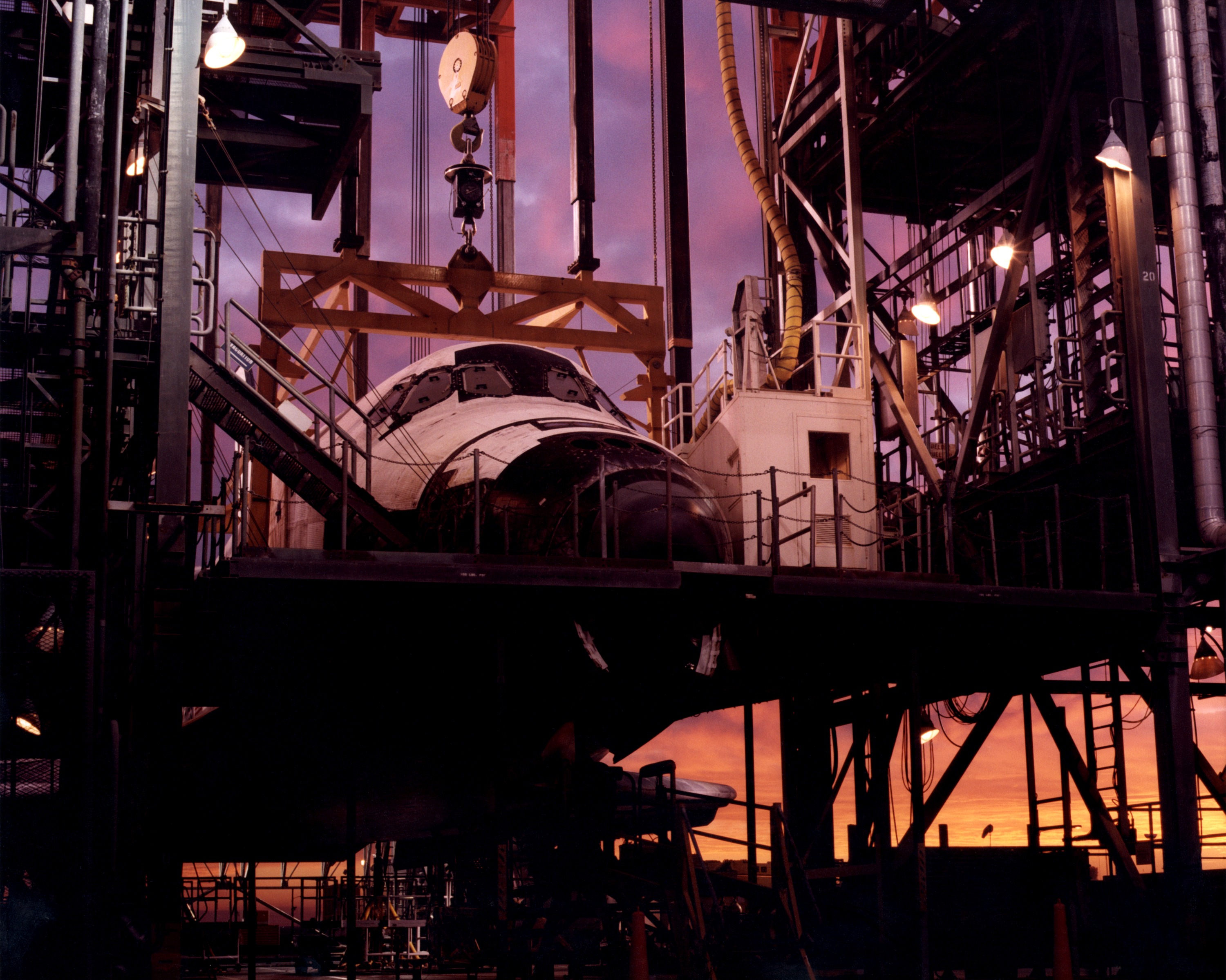 STS-92 - Orbiter in Mate-Demate Device (MDD)