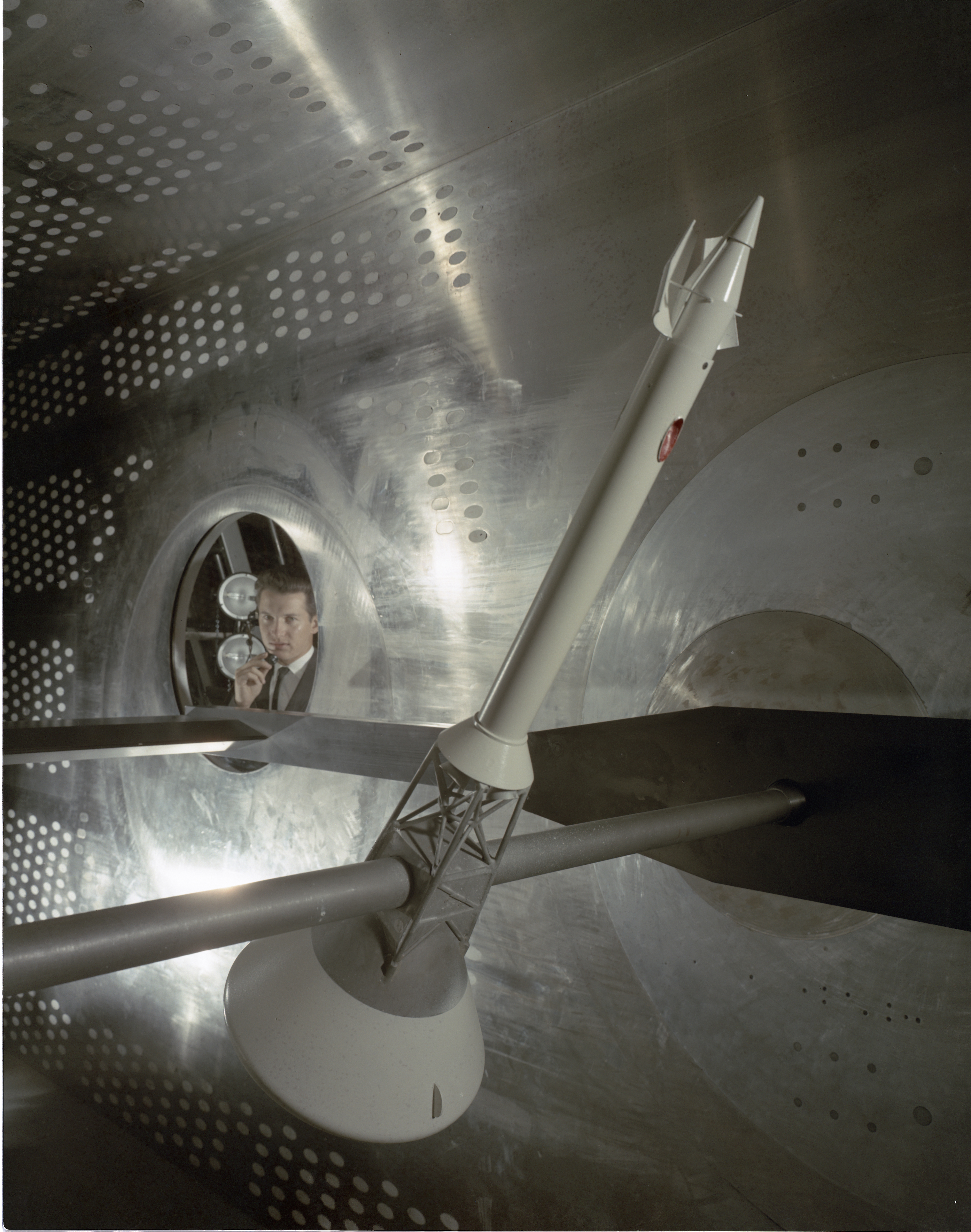 .059 SCALE MODEL OF APOLLO LAUNCH ESCAPE SYSTEM