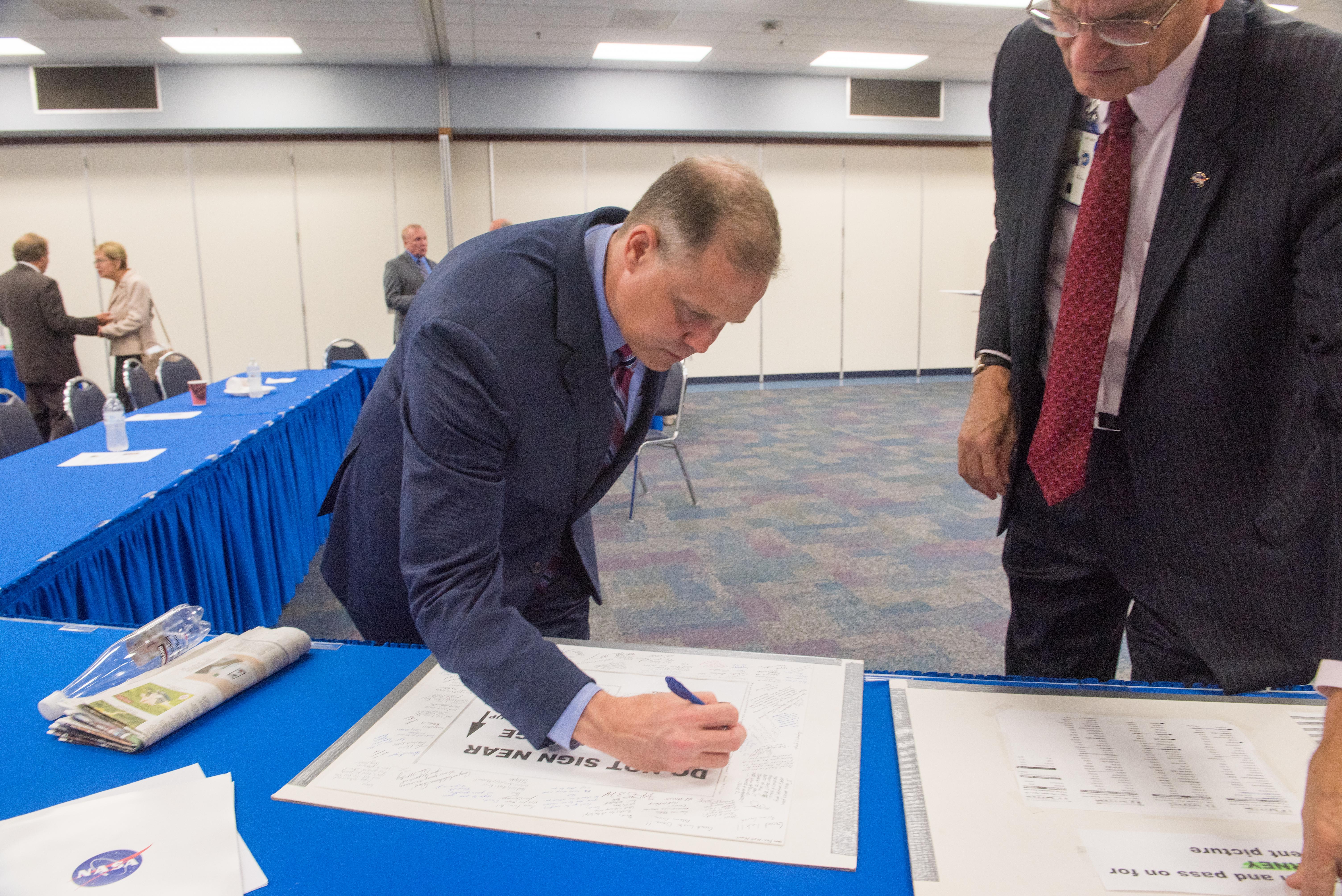 NASA Administrator Jim Bridenstine and Congressional Delegati...