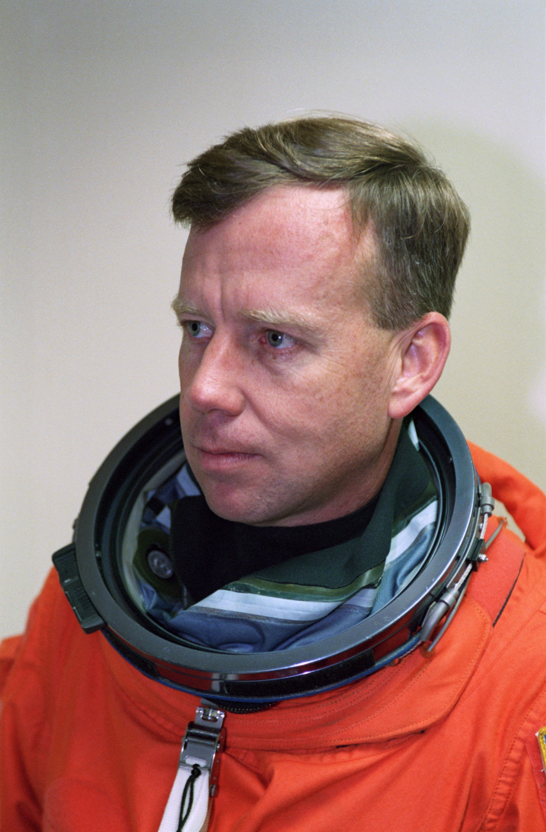 STS-104 crew trains in building 5