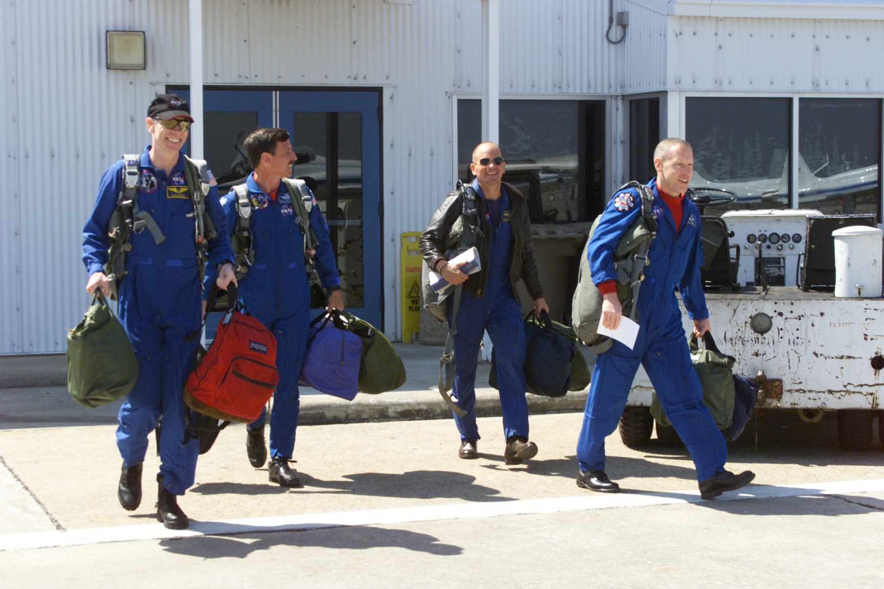 STS-105 crew departs Ellington Field in T-38's