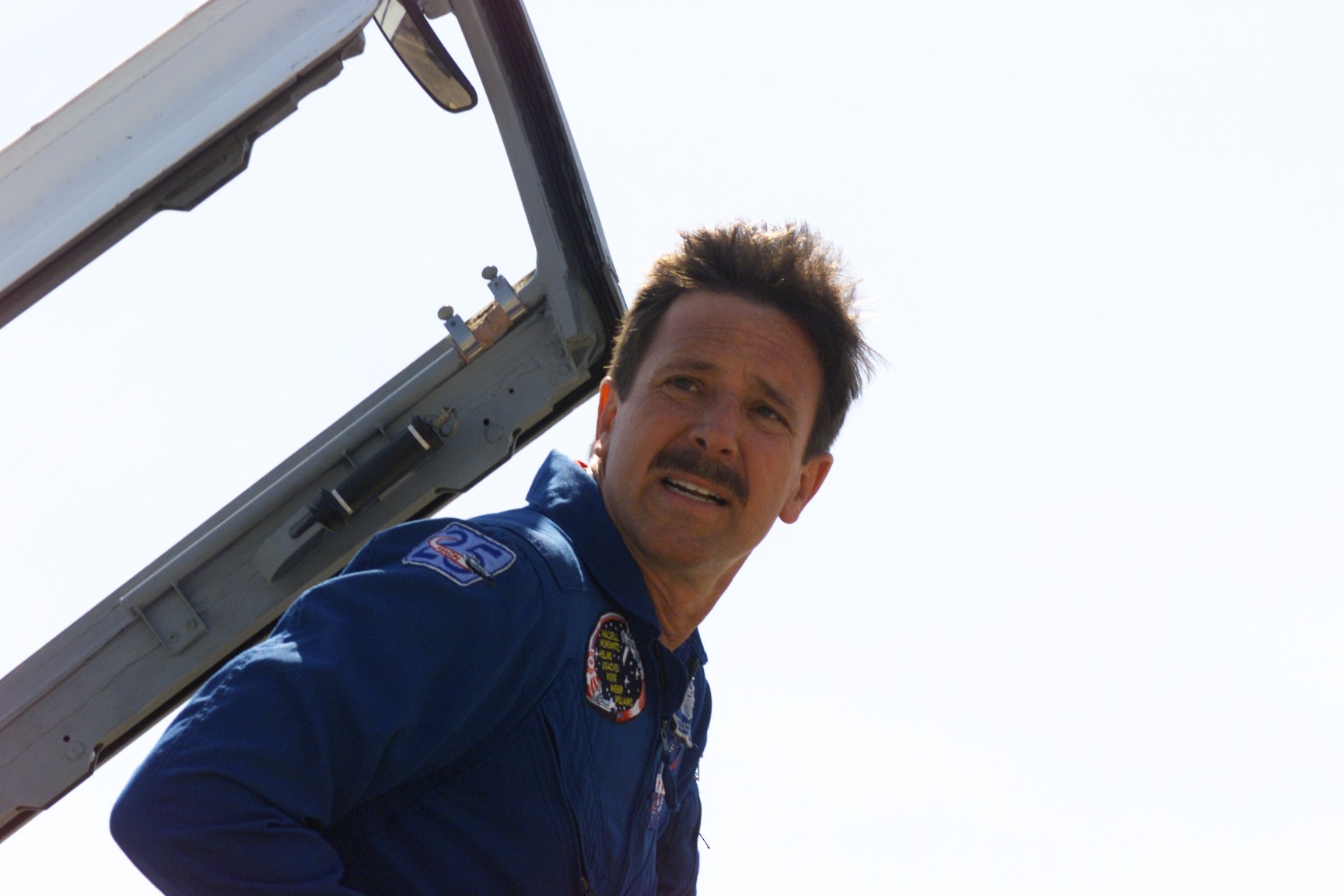 STS-105 crew departs Ellington Field in T-38's