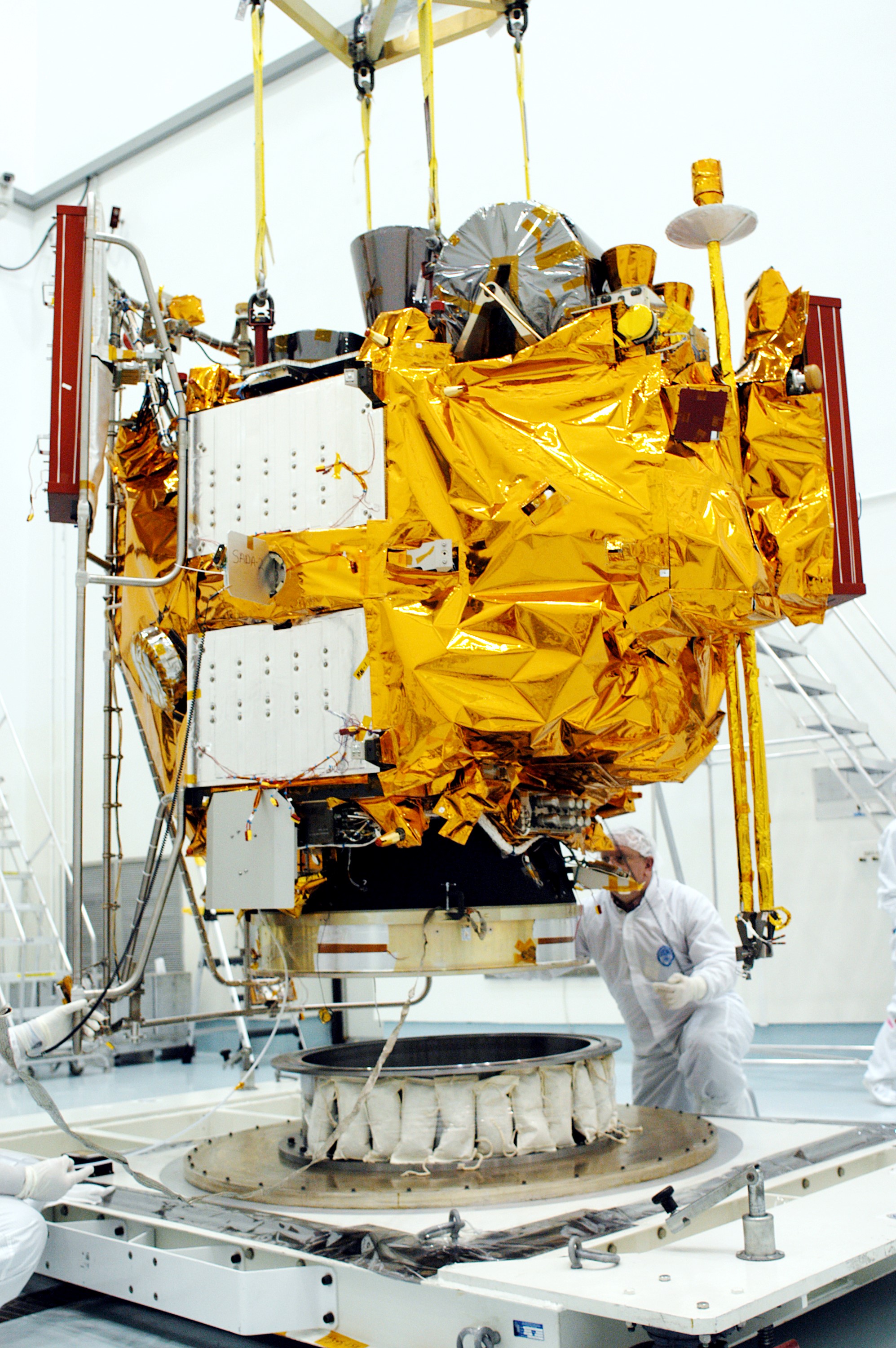 KENNEDY SPACE CENTER, FLA. - At the Astrotech Space Operations processing facilities, NASA’s MESSENGER spacecraft is lifted off the pallet for transfer to a work stand. There employees of the Johns Hopkins University Applied Physics Laboratory, builders of the spacecraft, will perform an initial state-of-health check. Then processing for launch can begin, including checkout of the power systems, communications systems and control systems. The thermal blankets will also be attached for flight. MESSENGER - short for MErcury Surface, Space ENvironment, GEochemistry and Ranging - will be launched May 11 on a six-year mission aboard a Boeing Delta II rocket. Liftoff is targeted for 2:26 a.m. EDT on Tuesday, May 11.