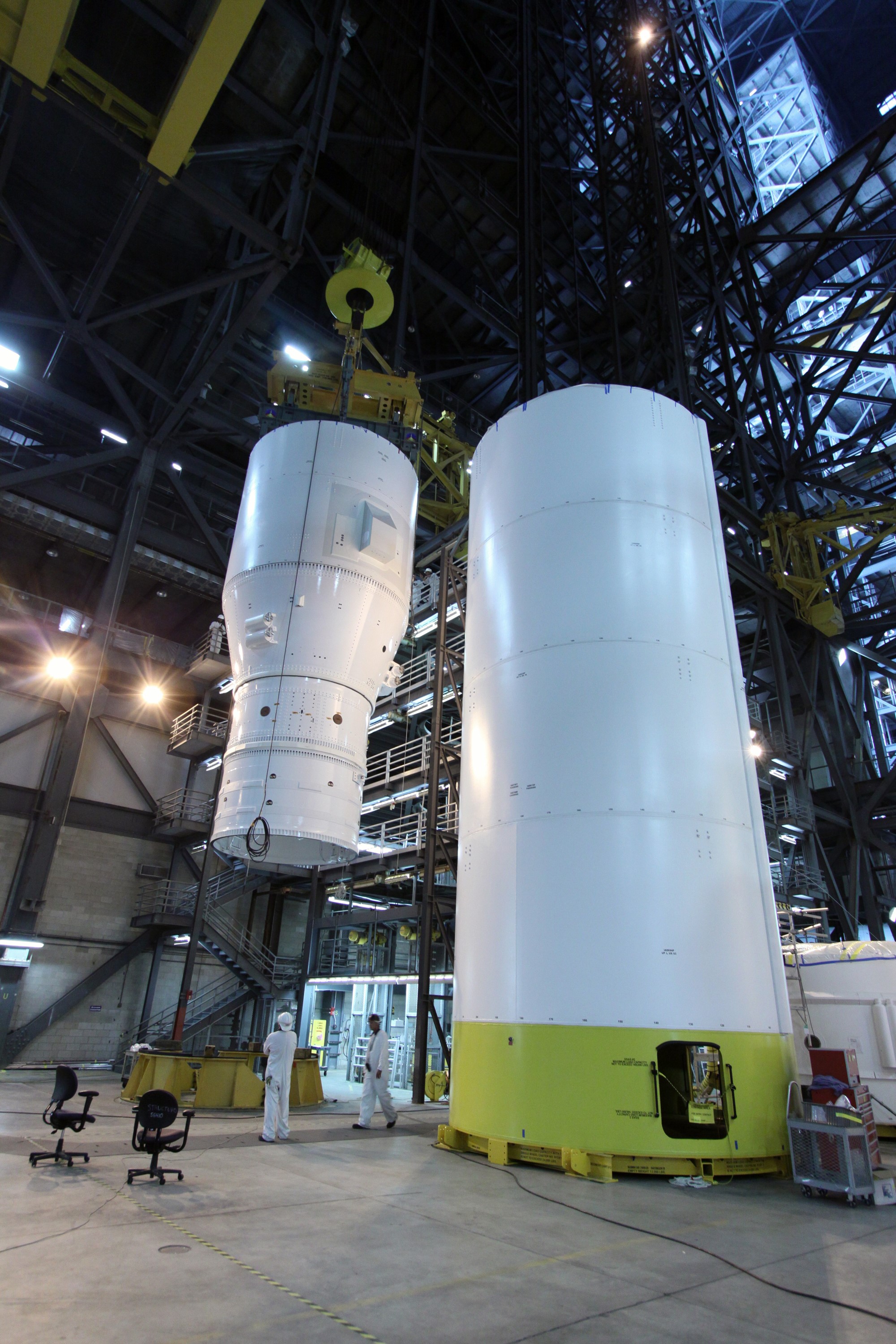 KSC-2009-3895
