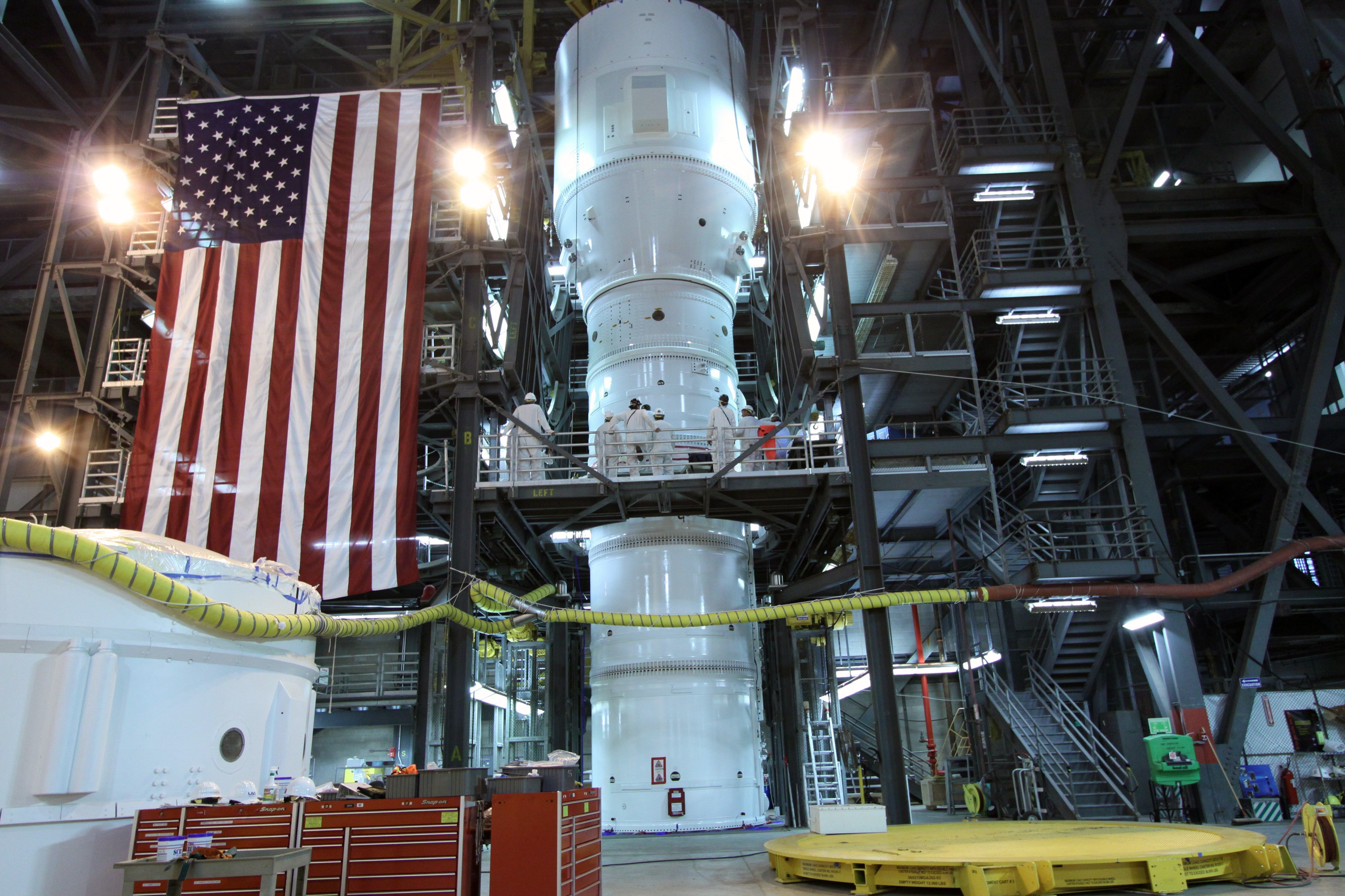 KSC-2009-3899