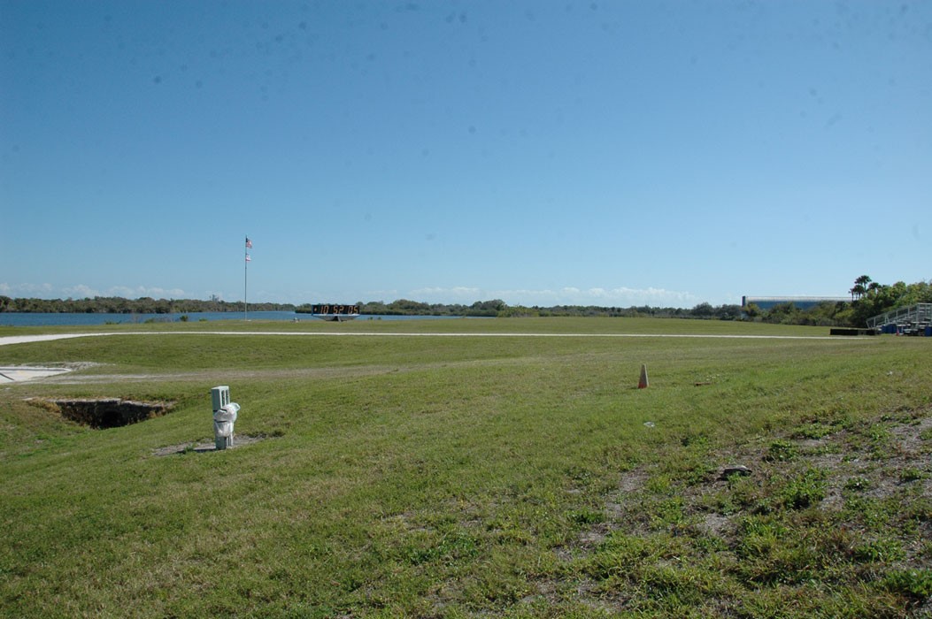 KSC-20120209-PH-PR_pressSite_FL-8-11-N-2