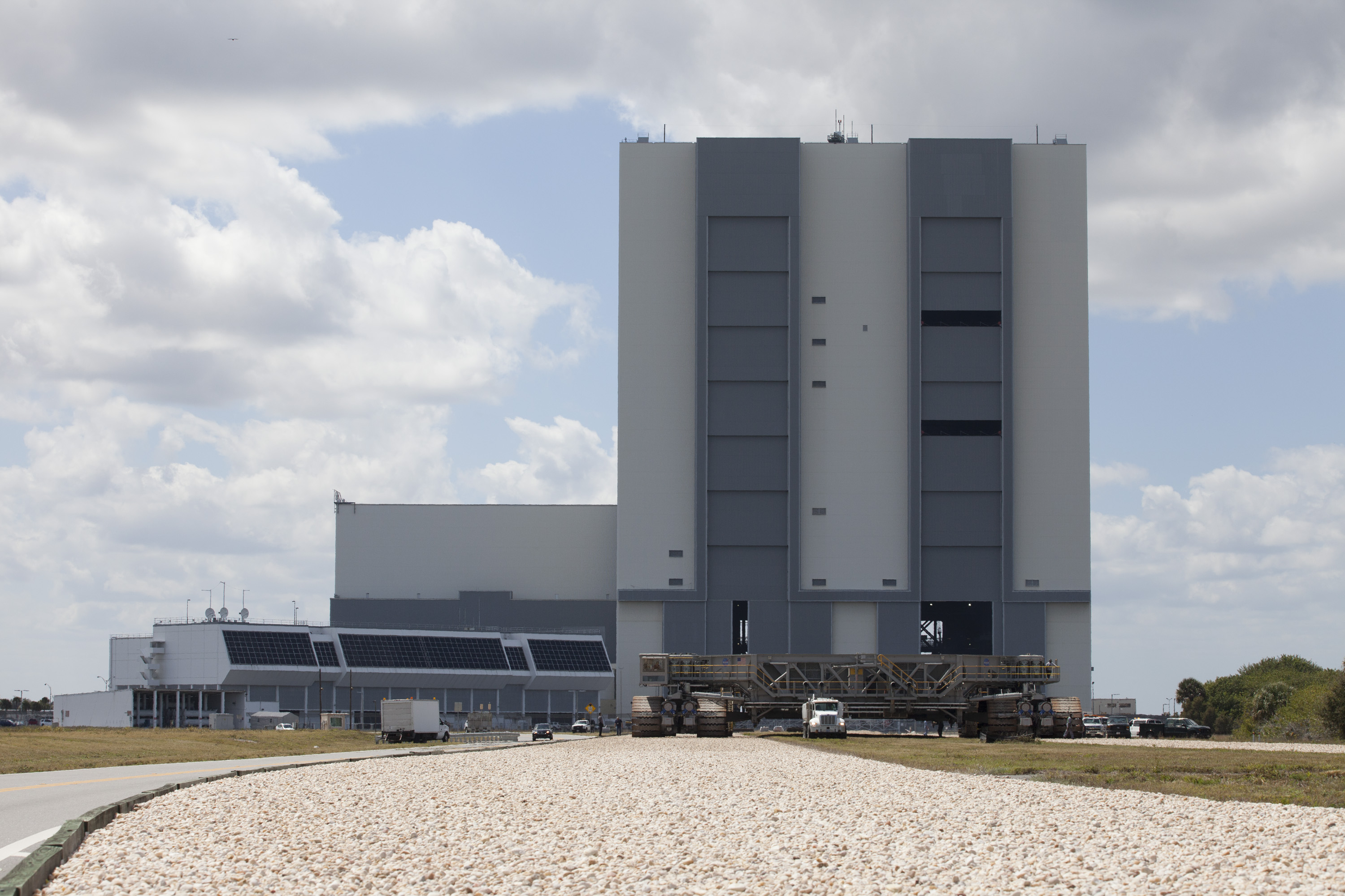 Crawler Transporter 2 Trek
