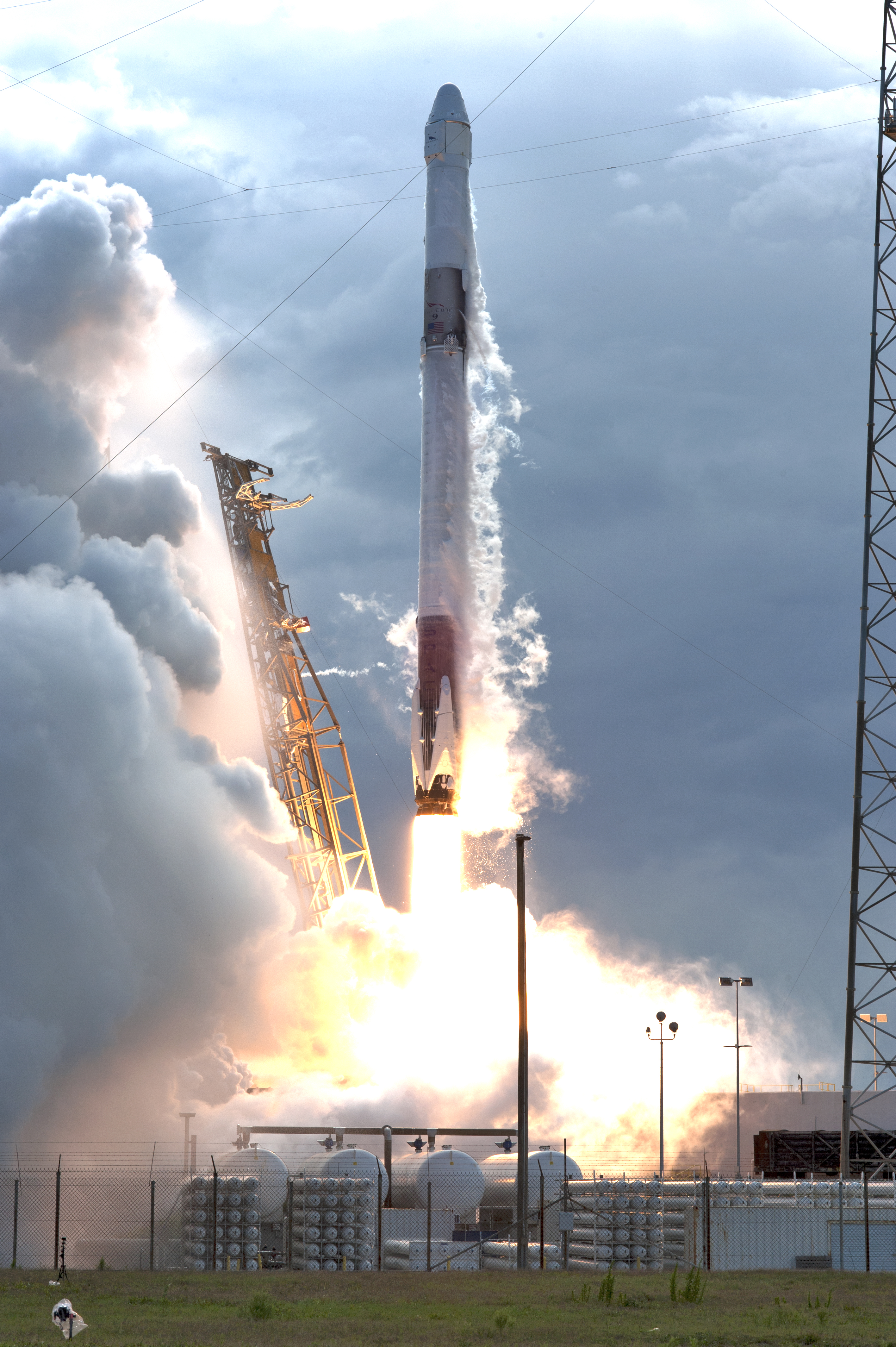 SpaceX CRS-14 Liftoff