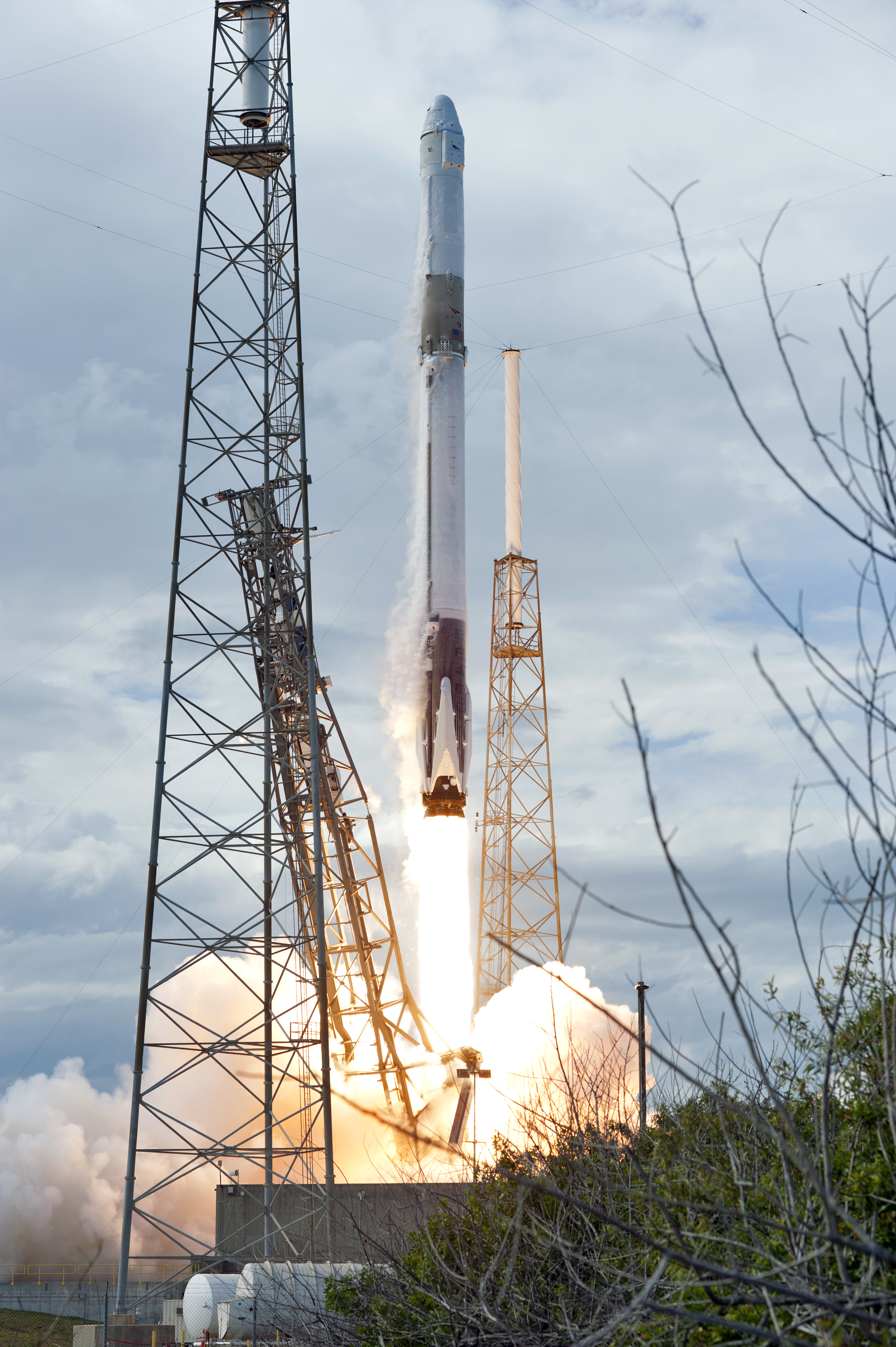 SpaceX CRS-14 Liftoff
