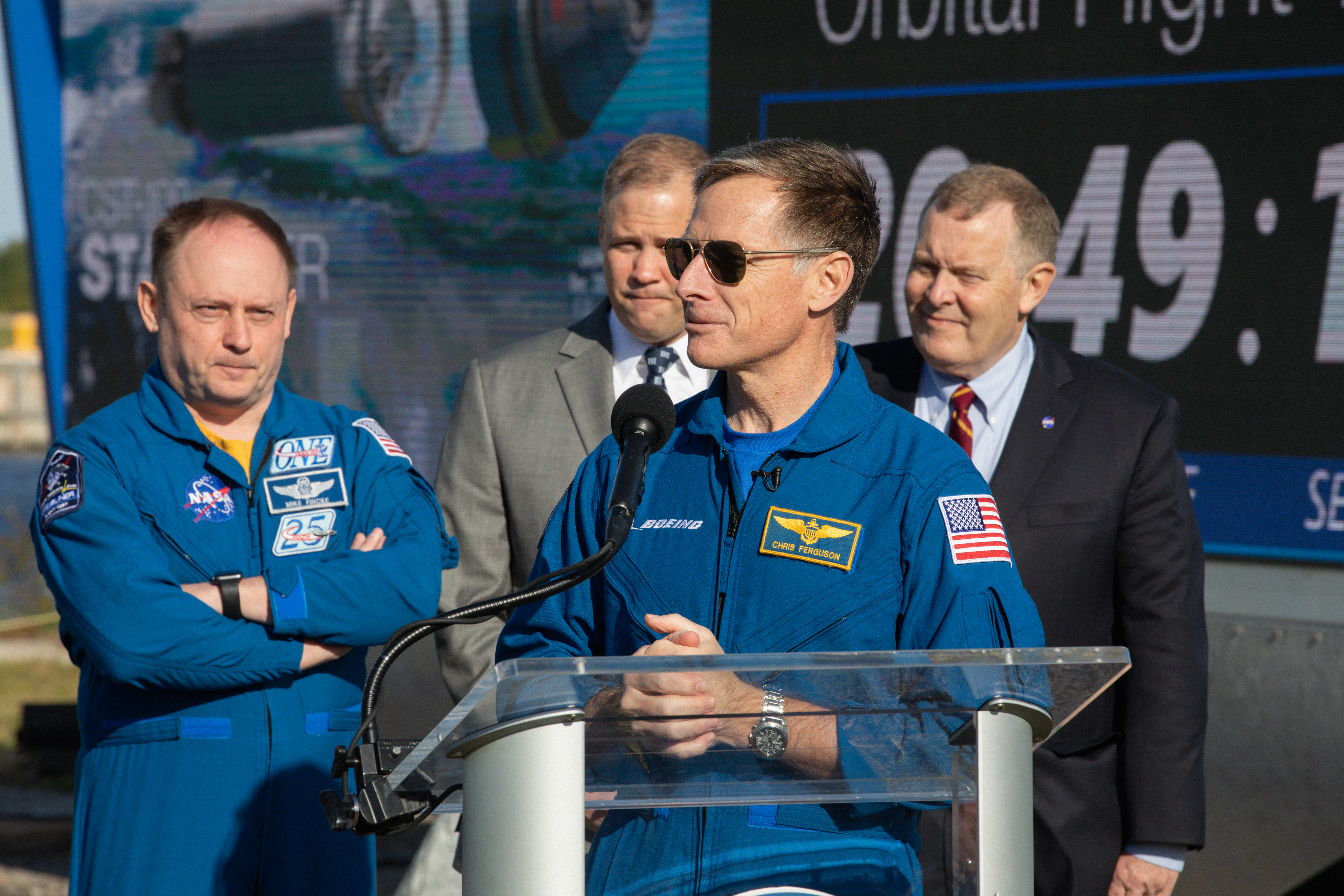 Administrator with Astronauts and KSC Center Director Briefing