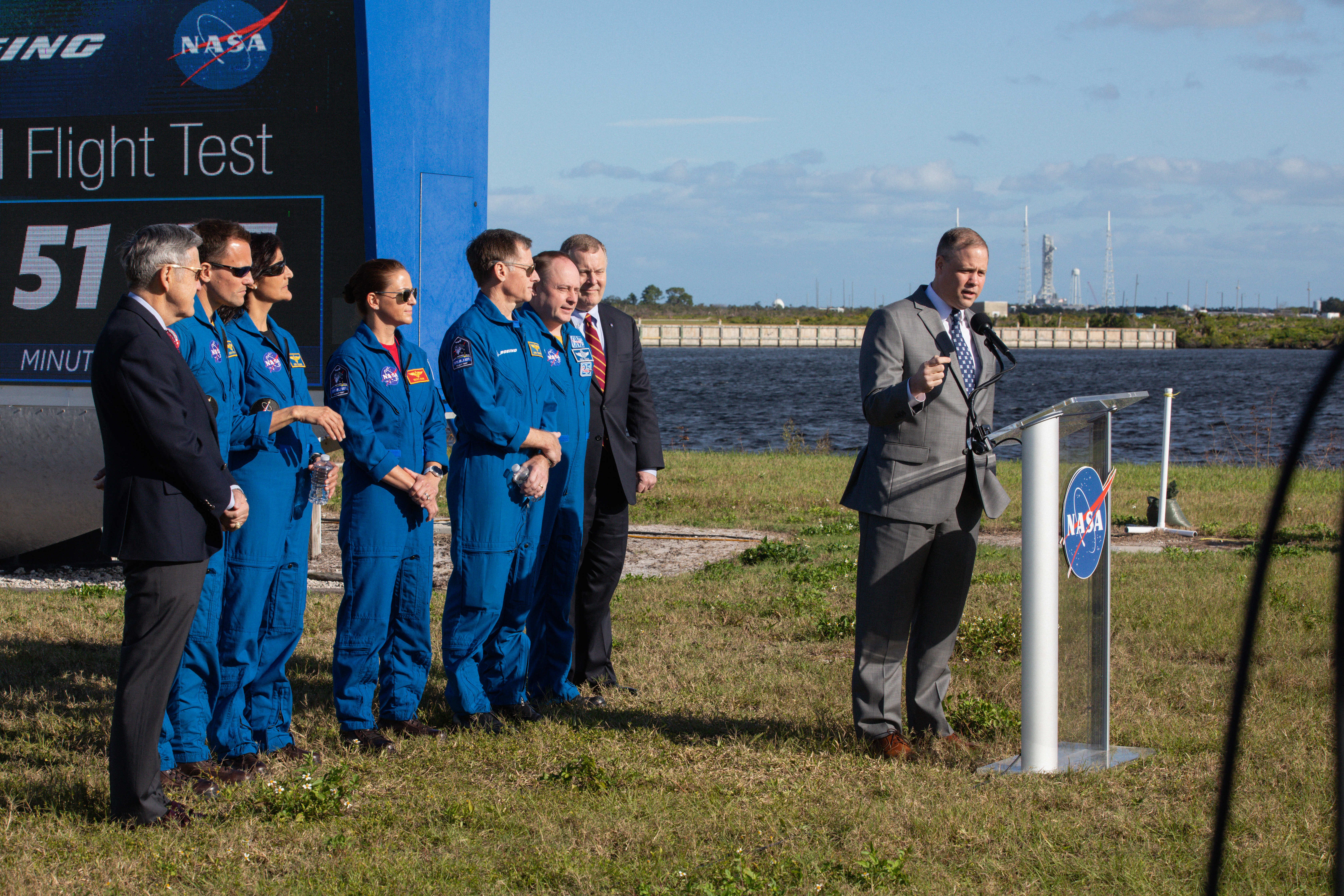 Administrator with Astronauts and KSC Center Director Briefing