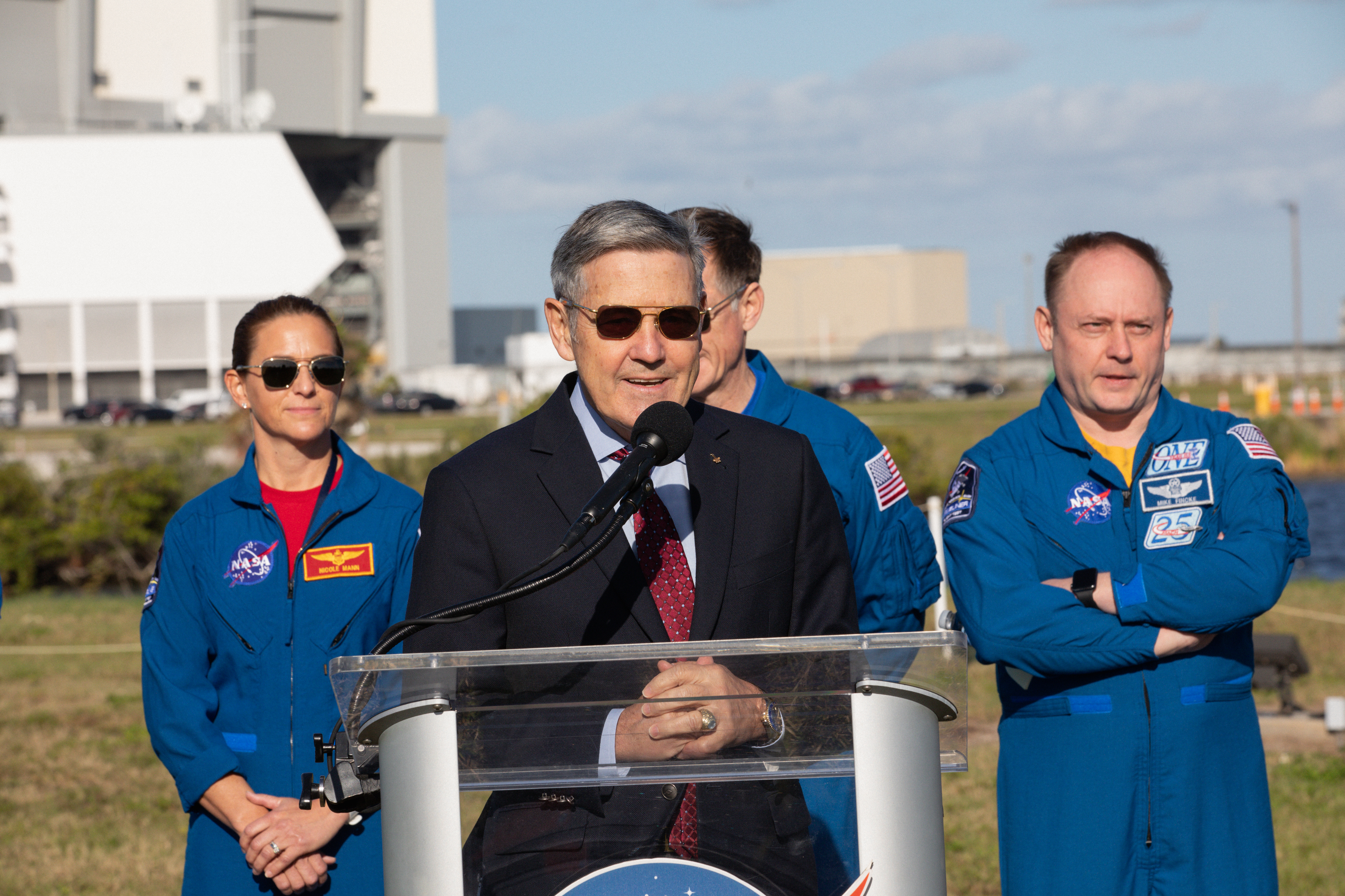 Administrator with Astronauts and KSC Center Director Briefing