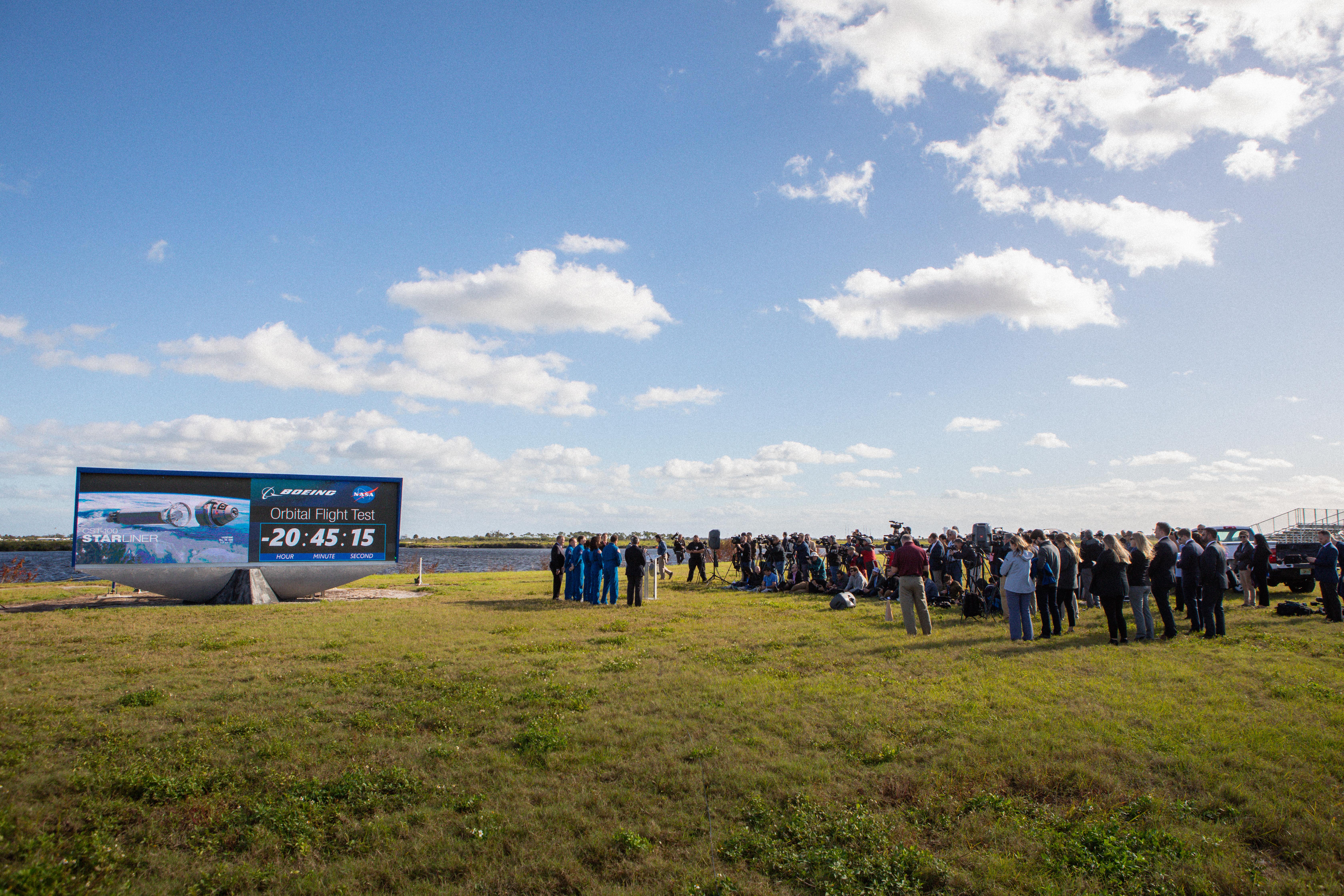Administrator with Astronauts and KSC Center Director Briefing