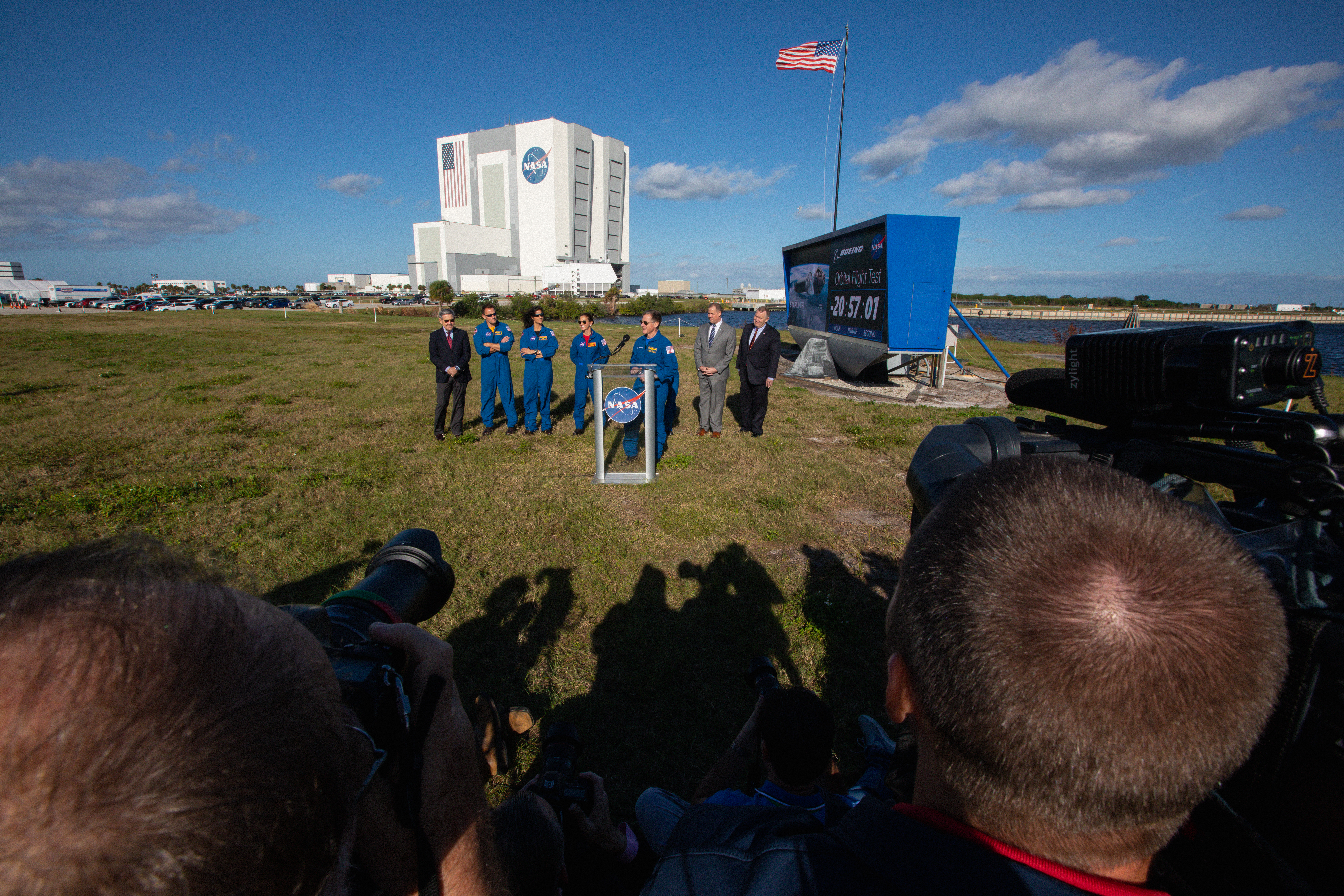 Administrator with Astronauts and KSC Center Director Briefing