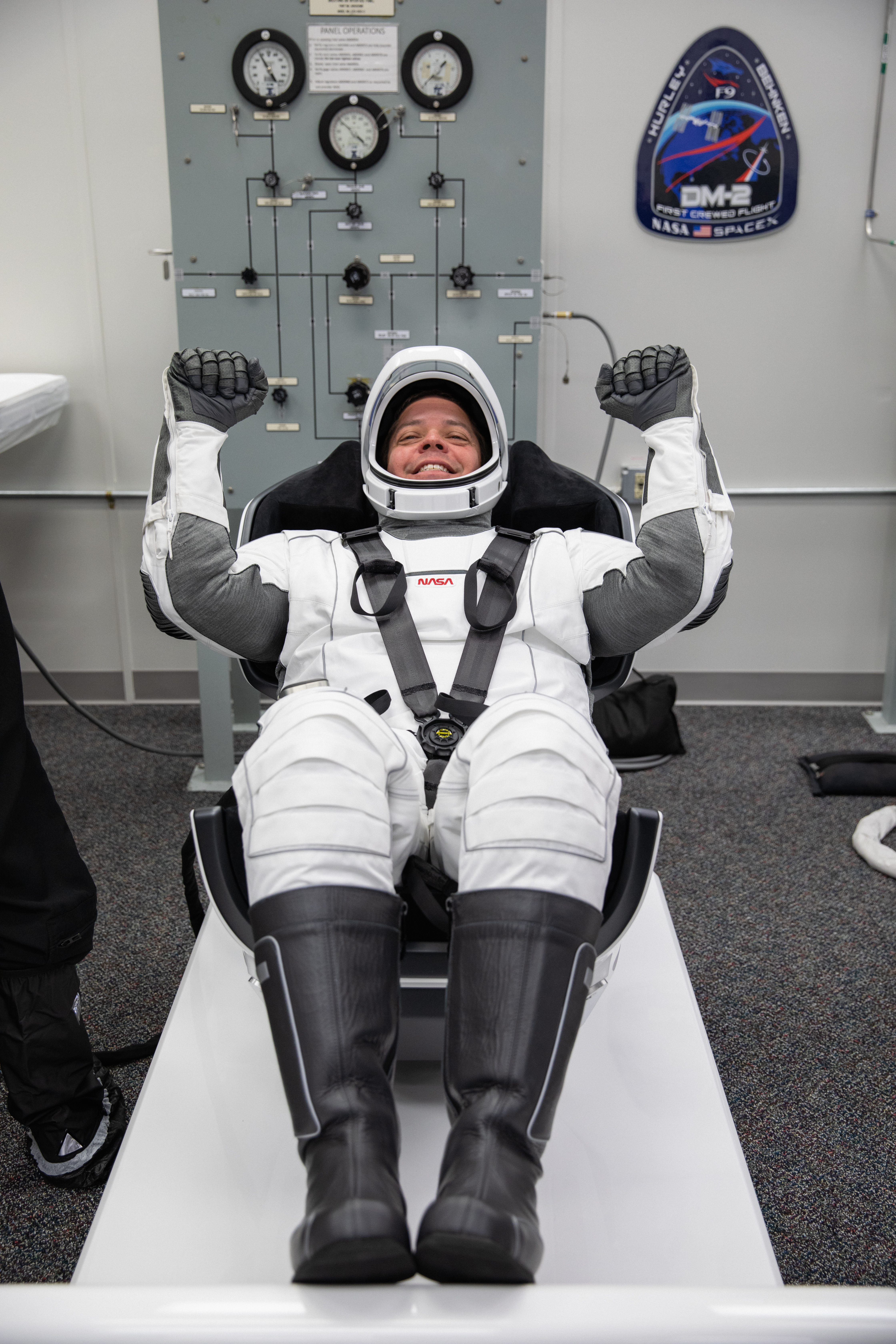 SpaceX Demo-2 Dry Dress Rehearsal - Astronaut Suit-Up, Crew Quarters