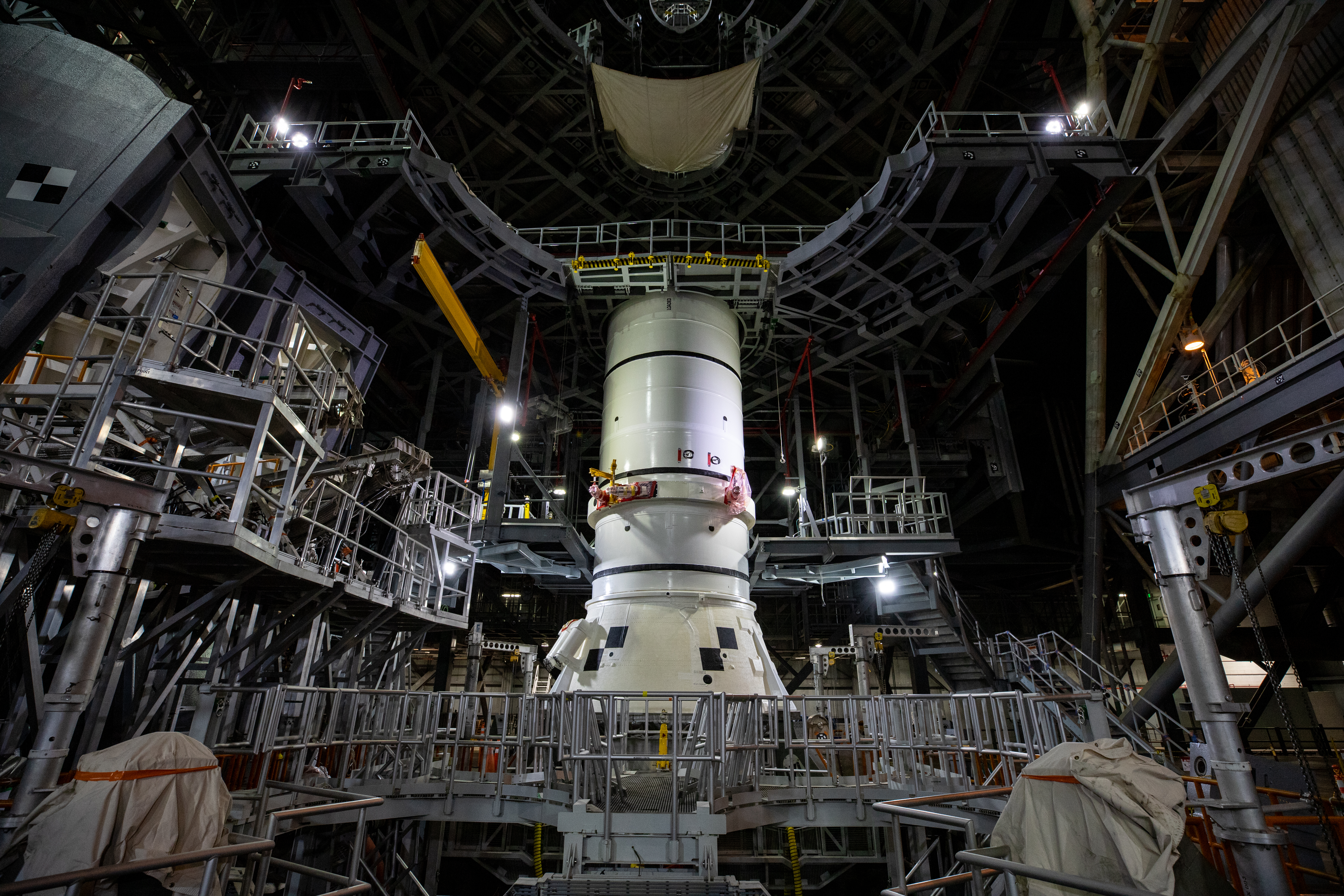 SLS Artemis I Aft Segment Stacking