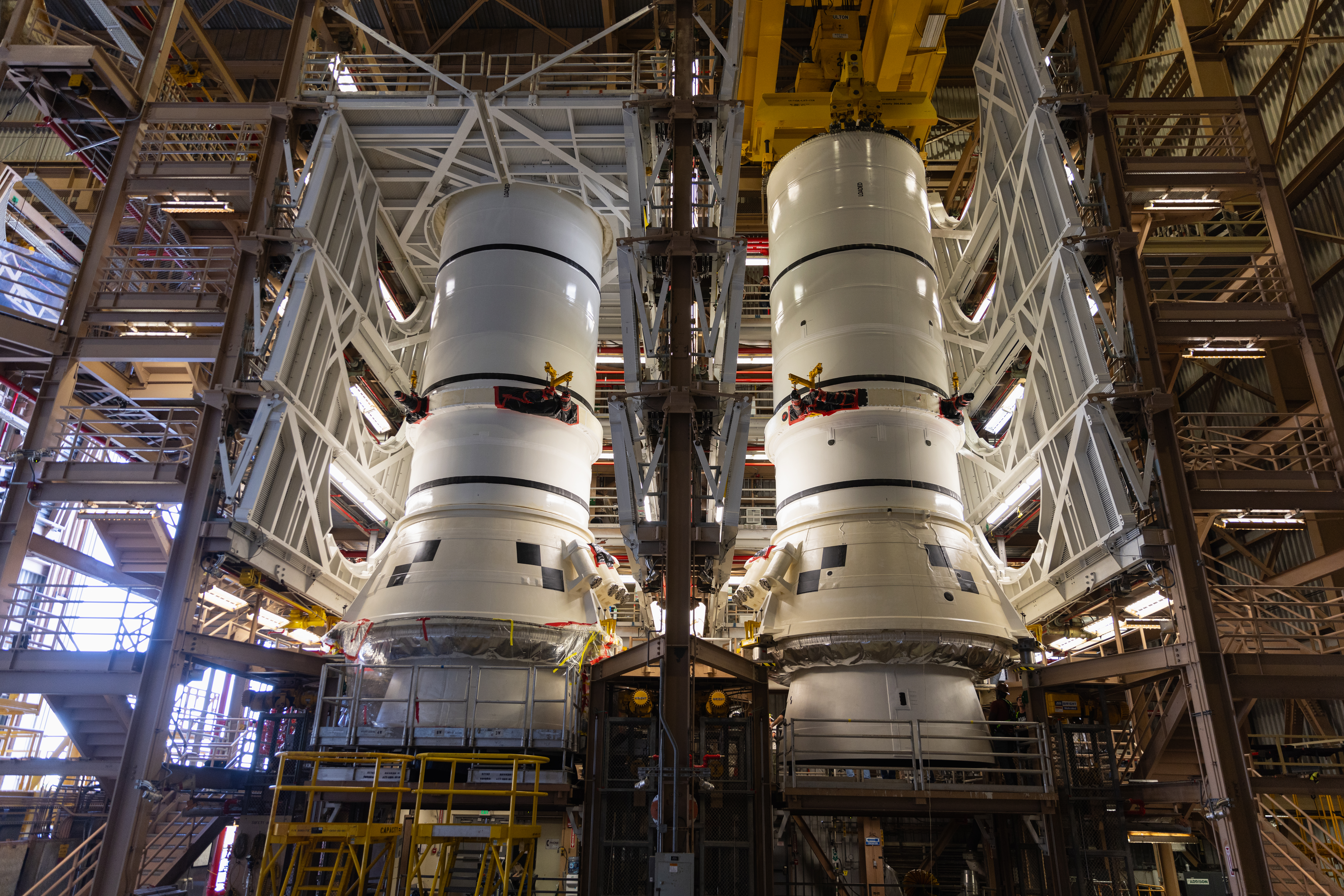 Artemis II Stacking, RPSF High Bay