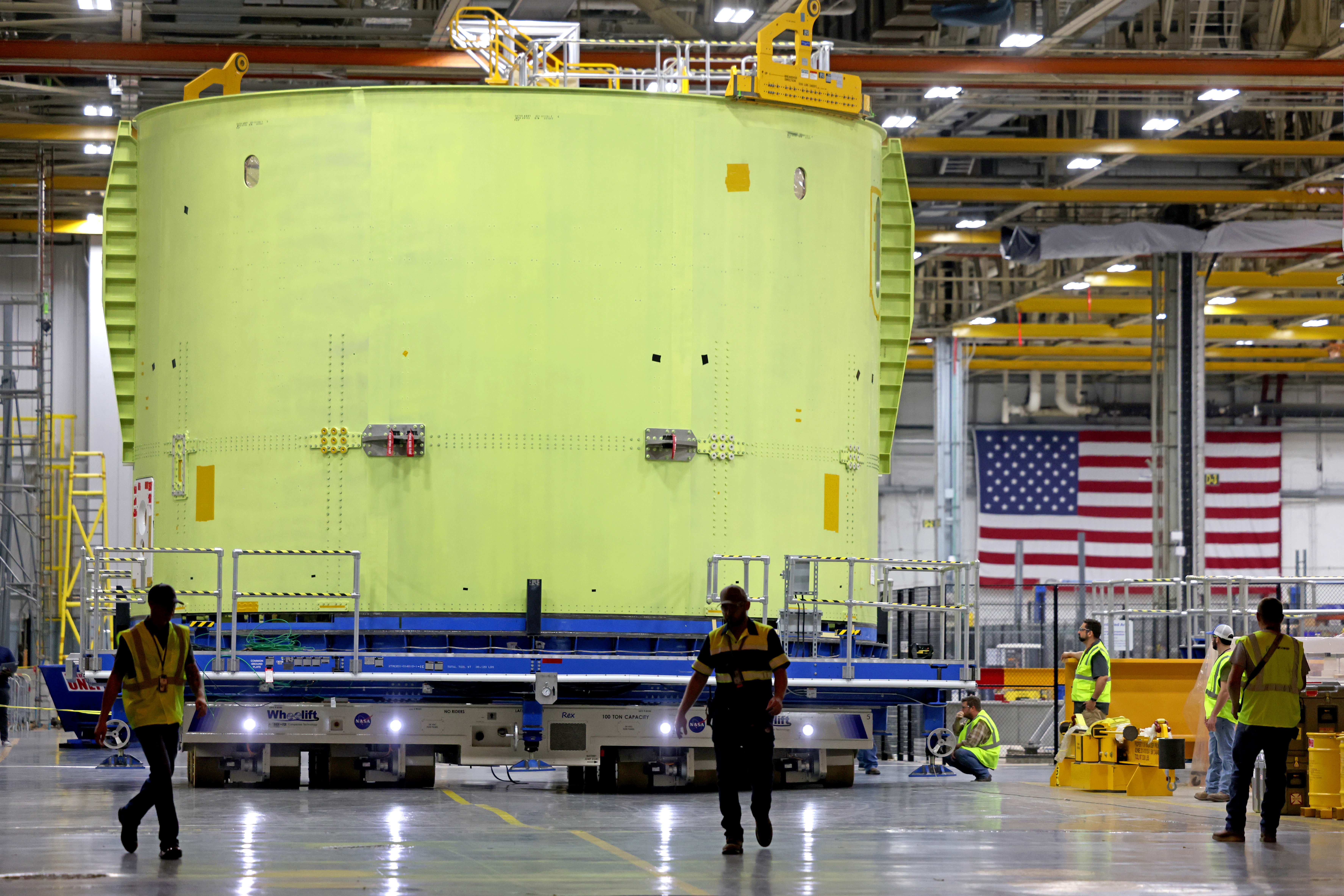 Artemis III Engine Section Moves to VAB