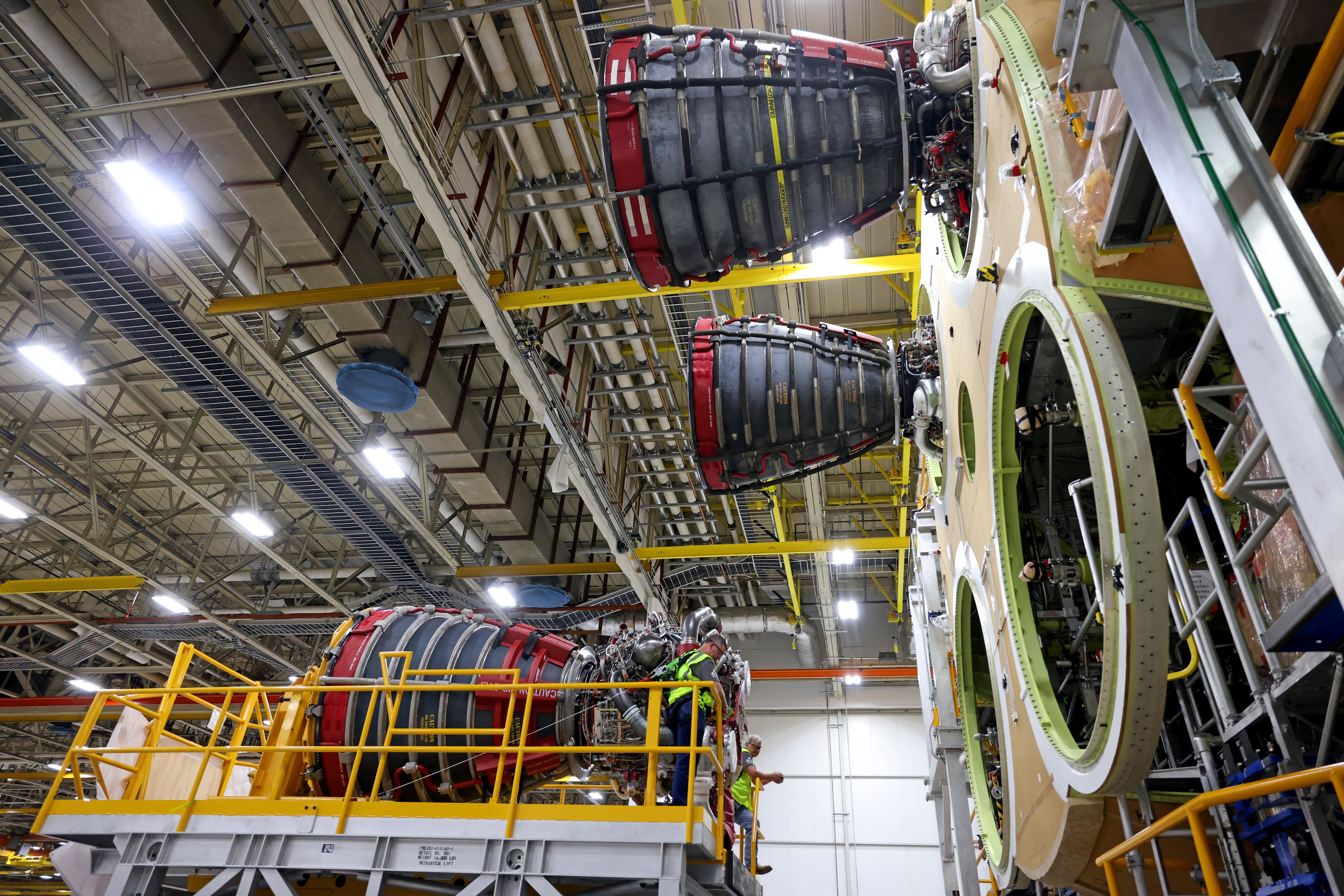 All Engines Added to Artemis II Moon SLS Rocket Core Stage