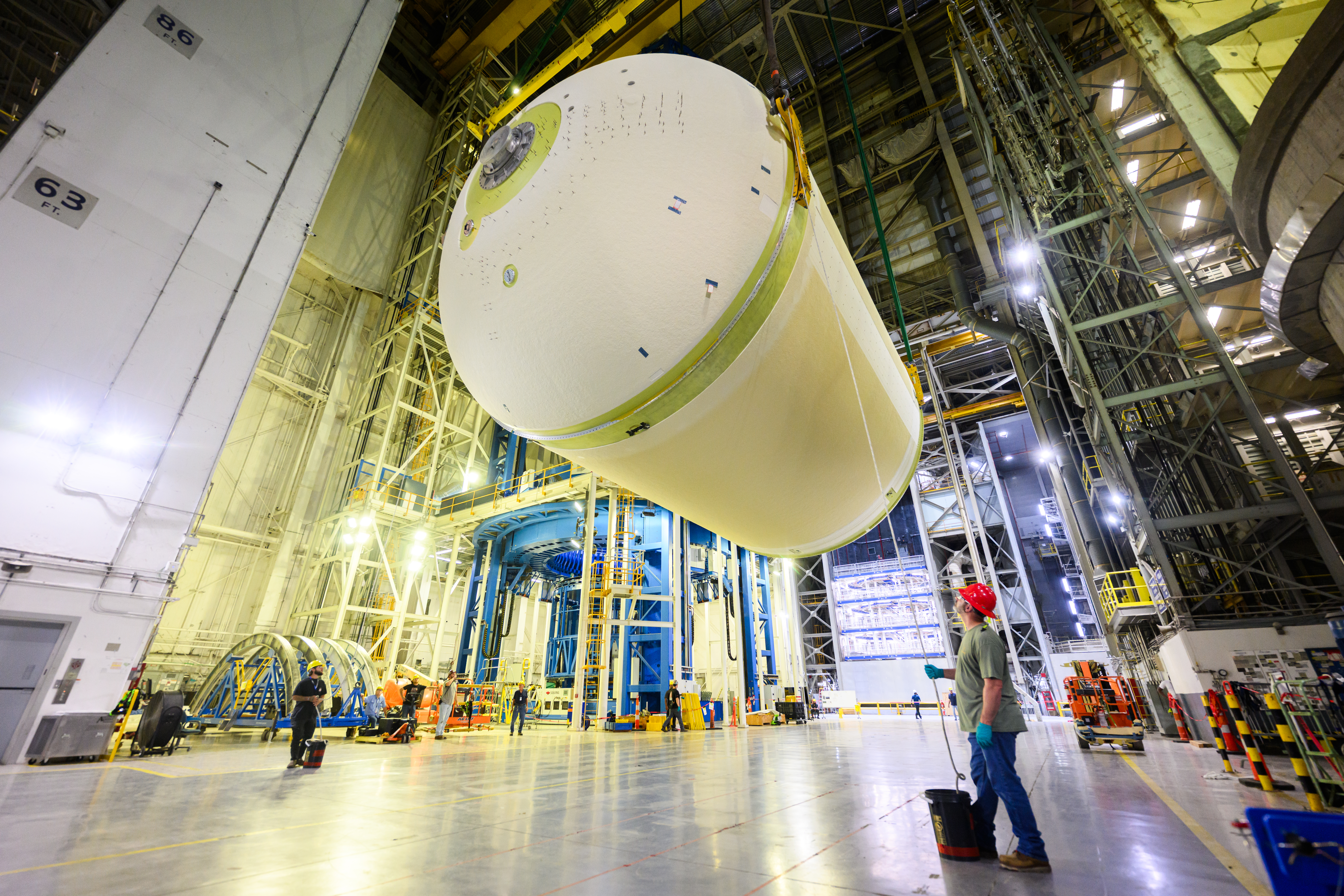 Artemis III Liquid Oxygen Tank Moves to Vertical Configuration at Michoud