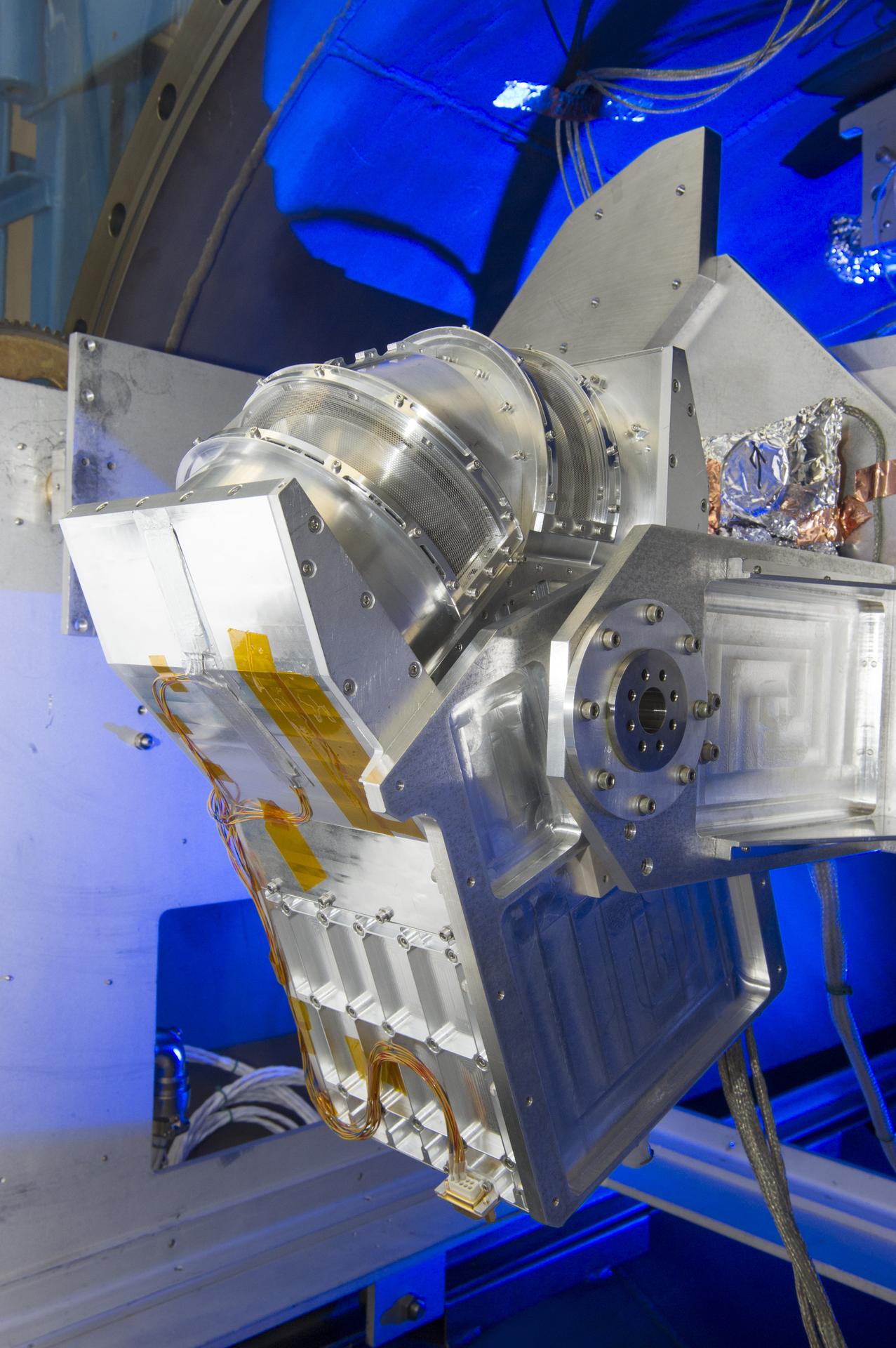 Dual Ion Spectrometer (DIS) engineering test unit