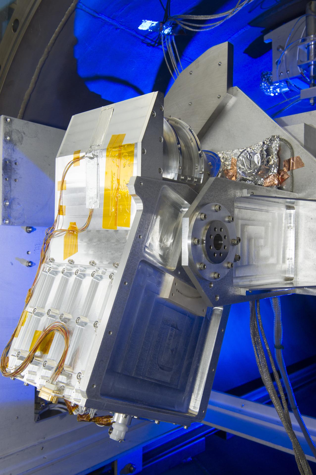 Dual Ion Spectrometer (DIS) engineering test unit
