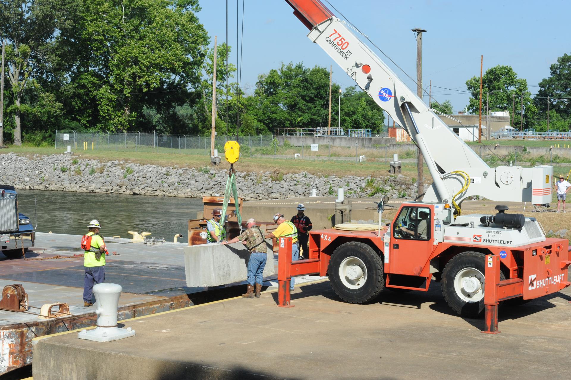 SLS INTERIM CRYOGENIC PROPULSION STAGE TEST ARTICLE ARRIVAL