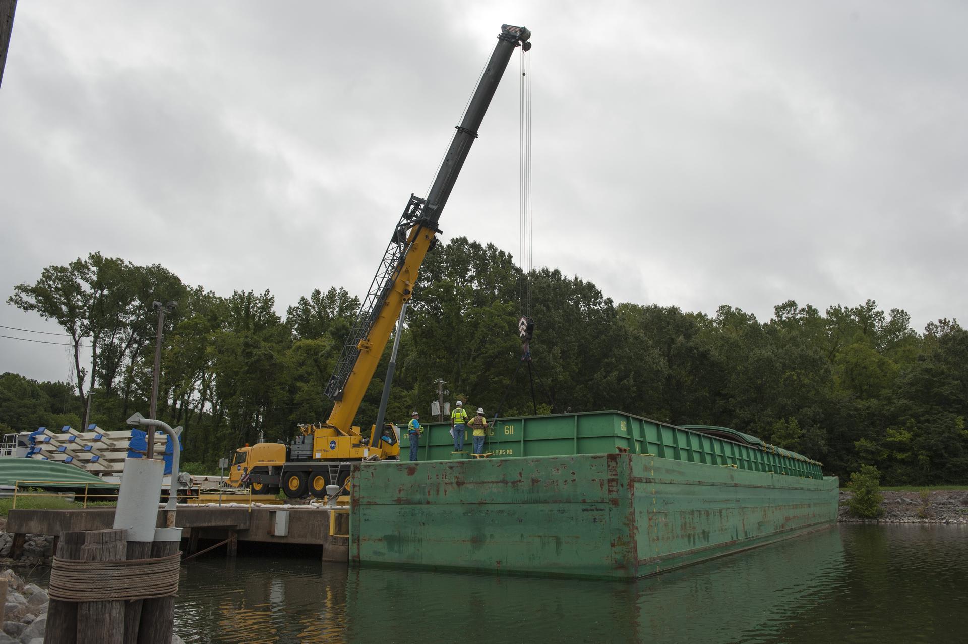 SLS ENGINE SECTION PEDESTALS AND ENGINE SECTION SPIDER QUADRANTS