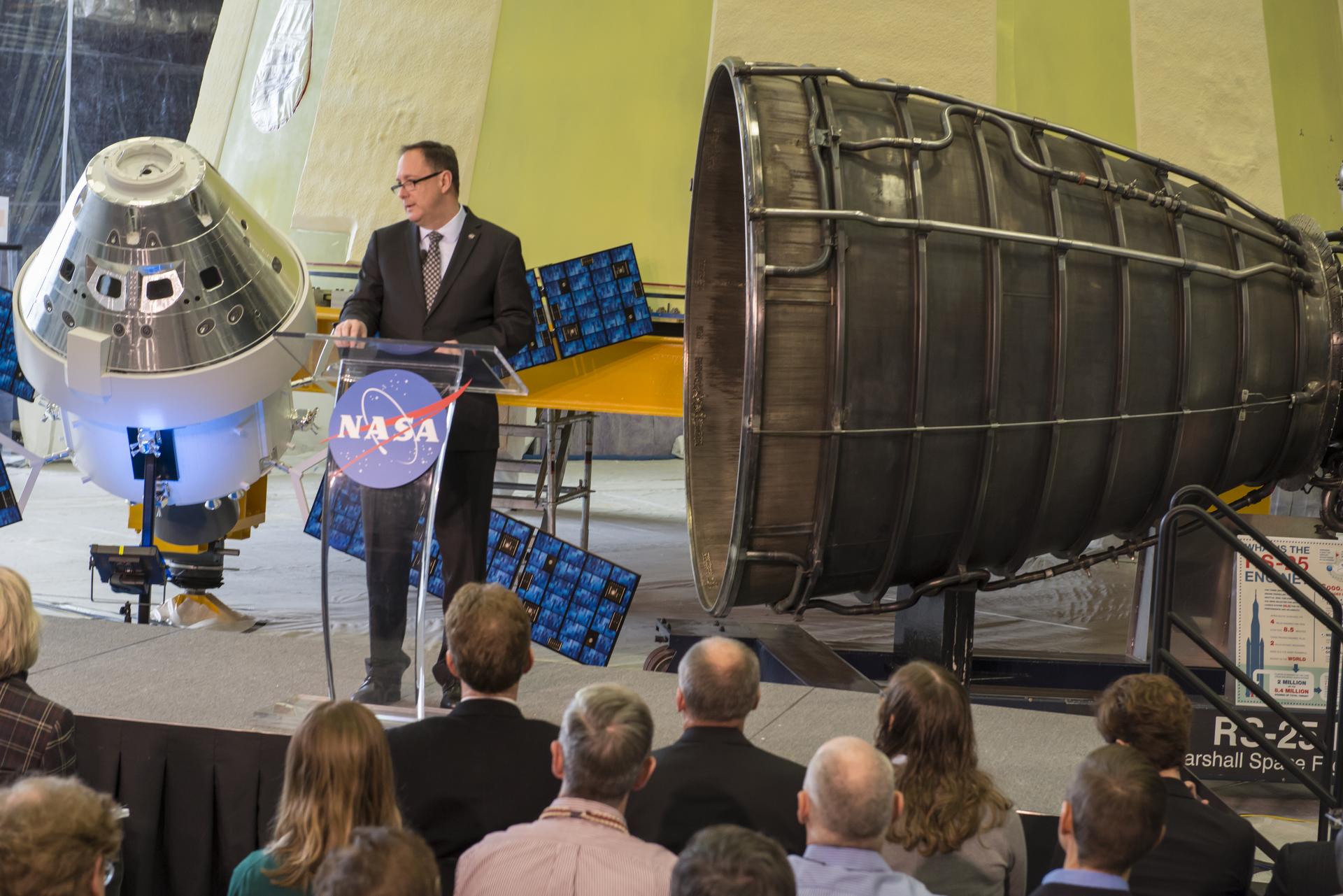 NASA Acting Administrator Robert Lightfoot presents the 2018 "St