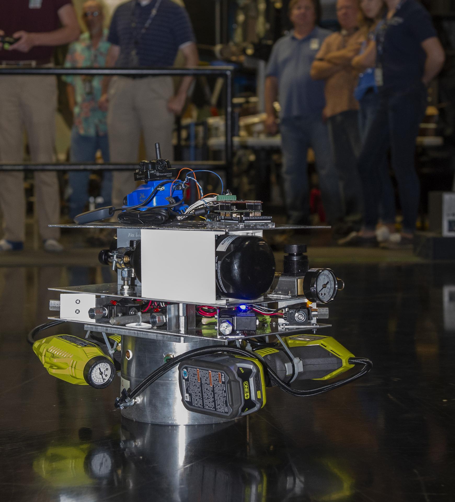 STEERABLE AIR BEARING TETHER DEPLOYMENT