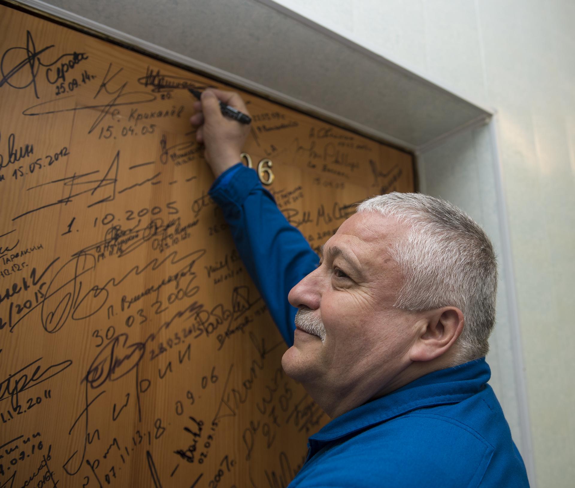 Expedition 51 Door Signing